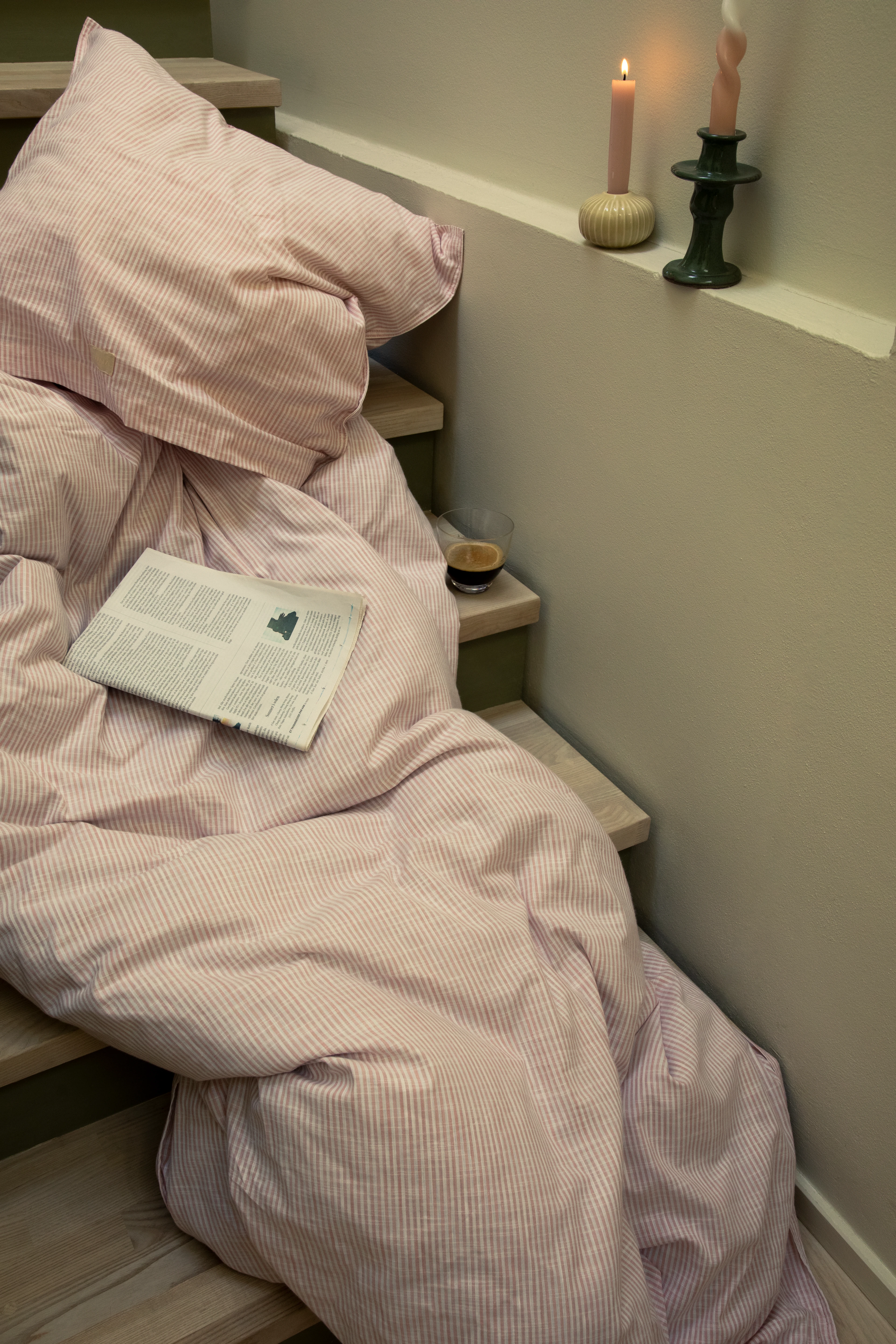 Sengetøy 140x220 cm fra JUNA i fargen Rosa/Hvit, laget av Bomull