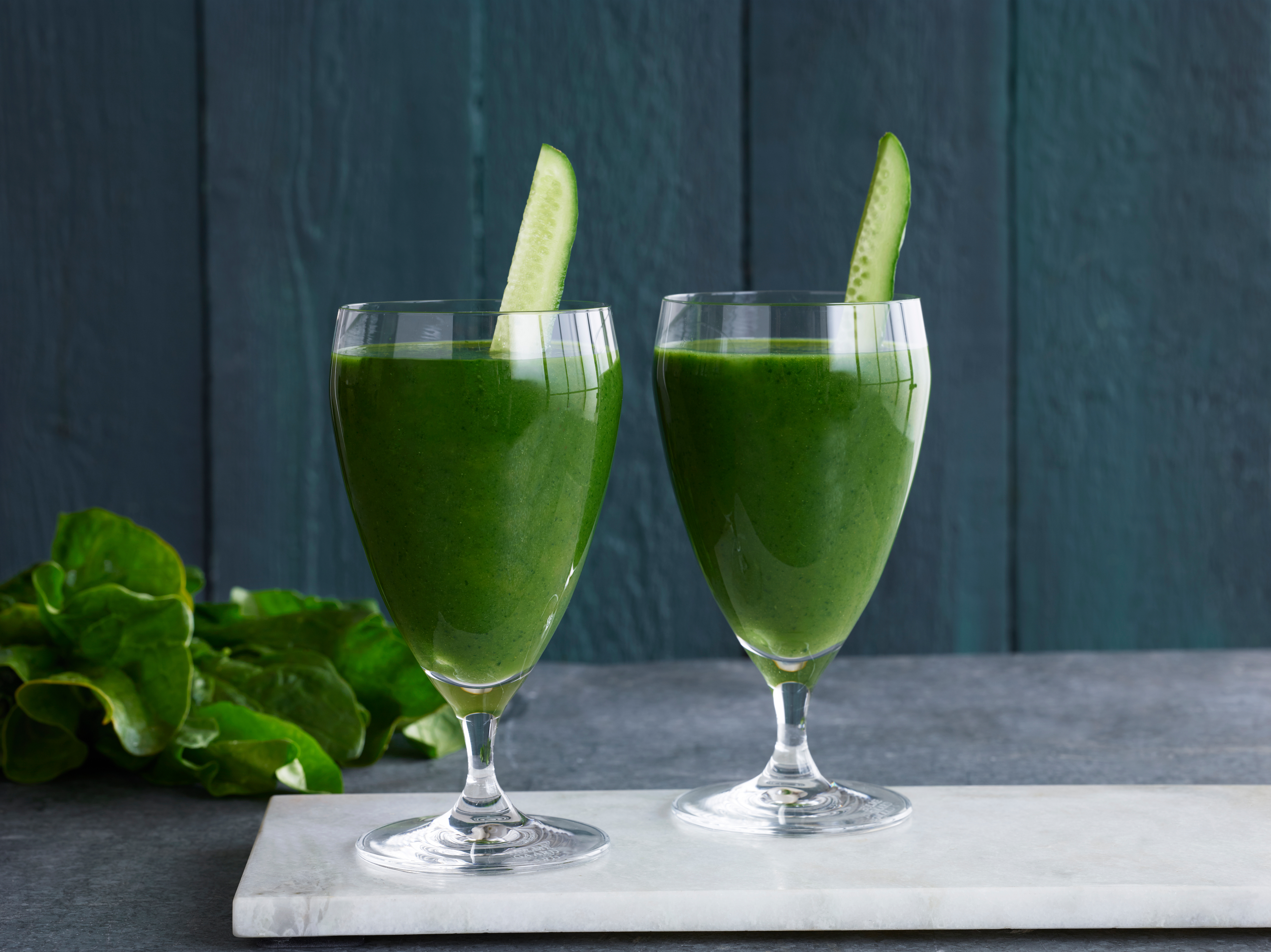 Ølglass fra Holmegaard med grønn drikke
