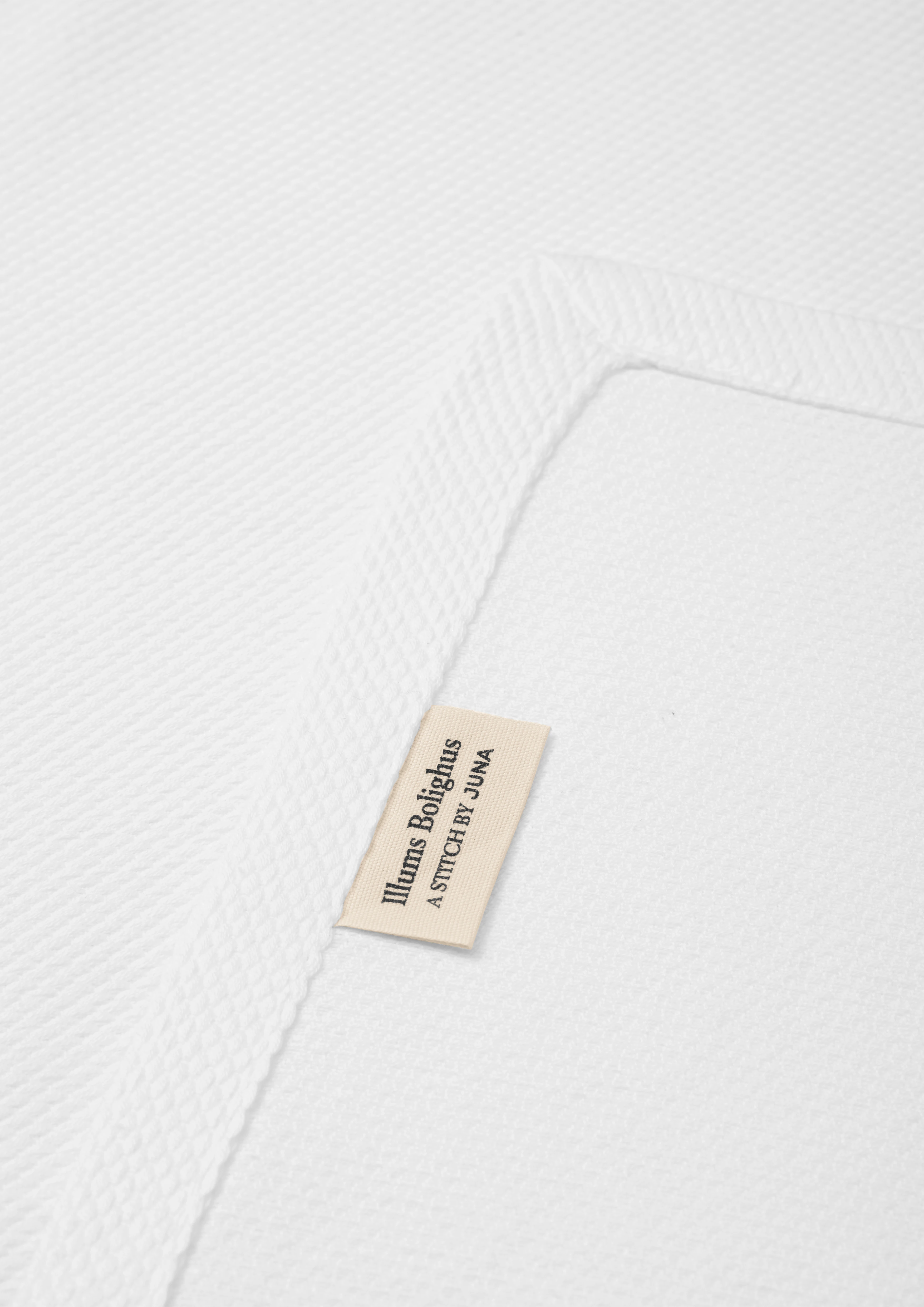 Damaskdug 150x220 cm fra JUNA i farven Hvid, lavet af Bomuld