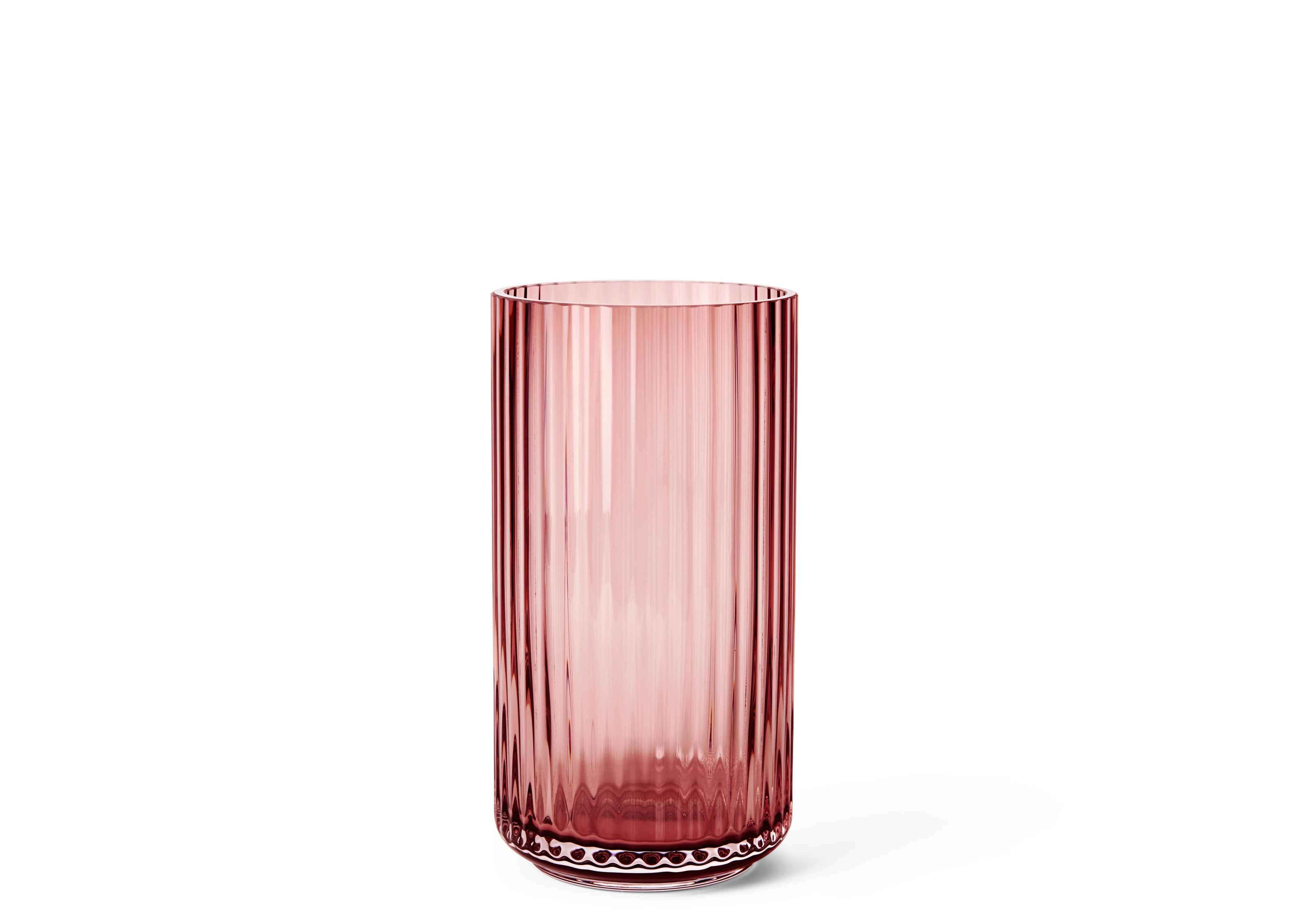 Vas H20.5 cm från Lyngby Porcelæn i färgen Burgundy, tillverkad av Glas