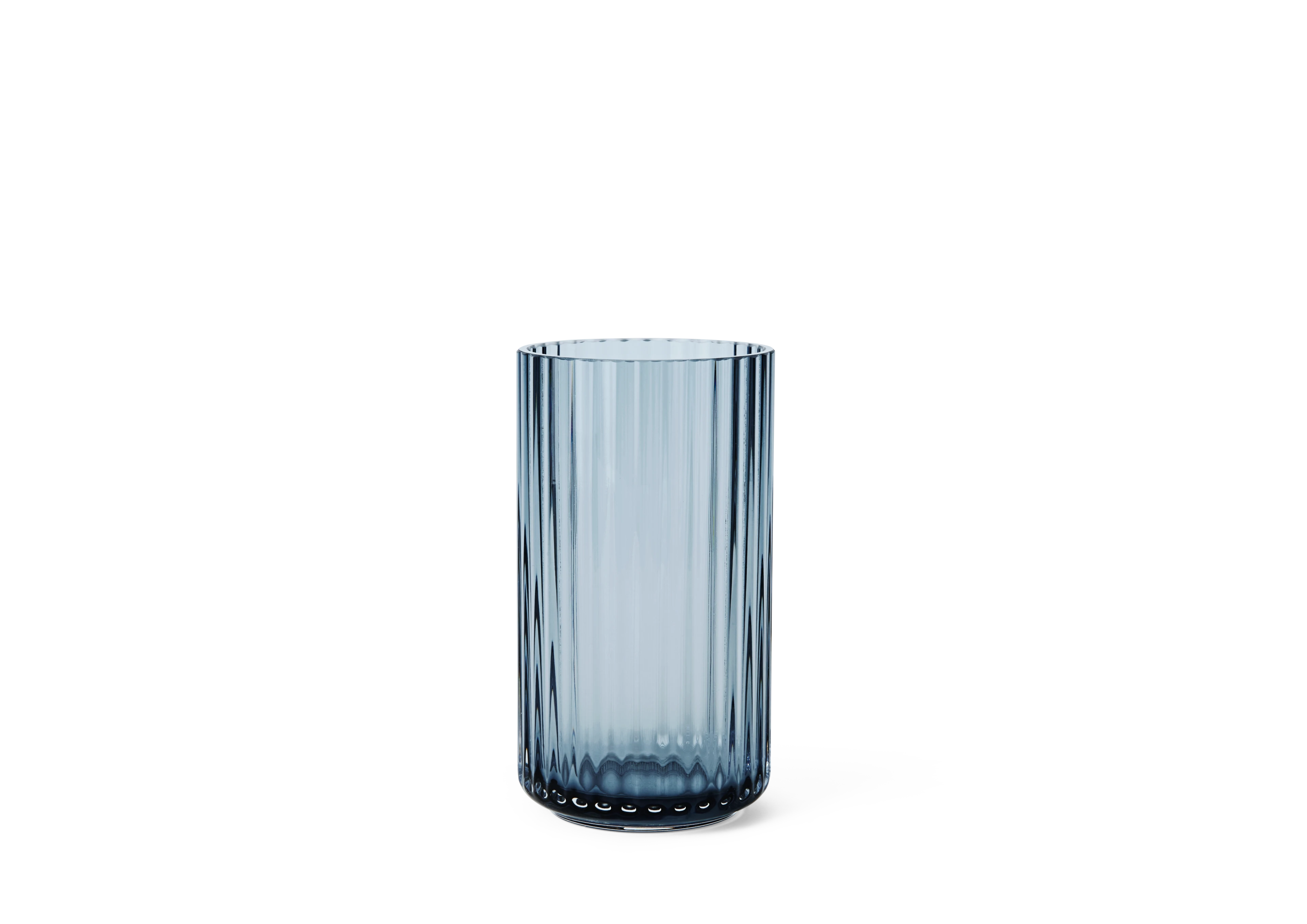Vase H15.5 cm von Lyngby Porcelæn in der Farbe Midnight Blue, hergestellt aus Glas