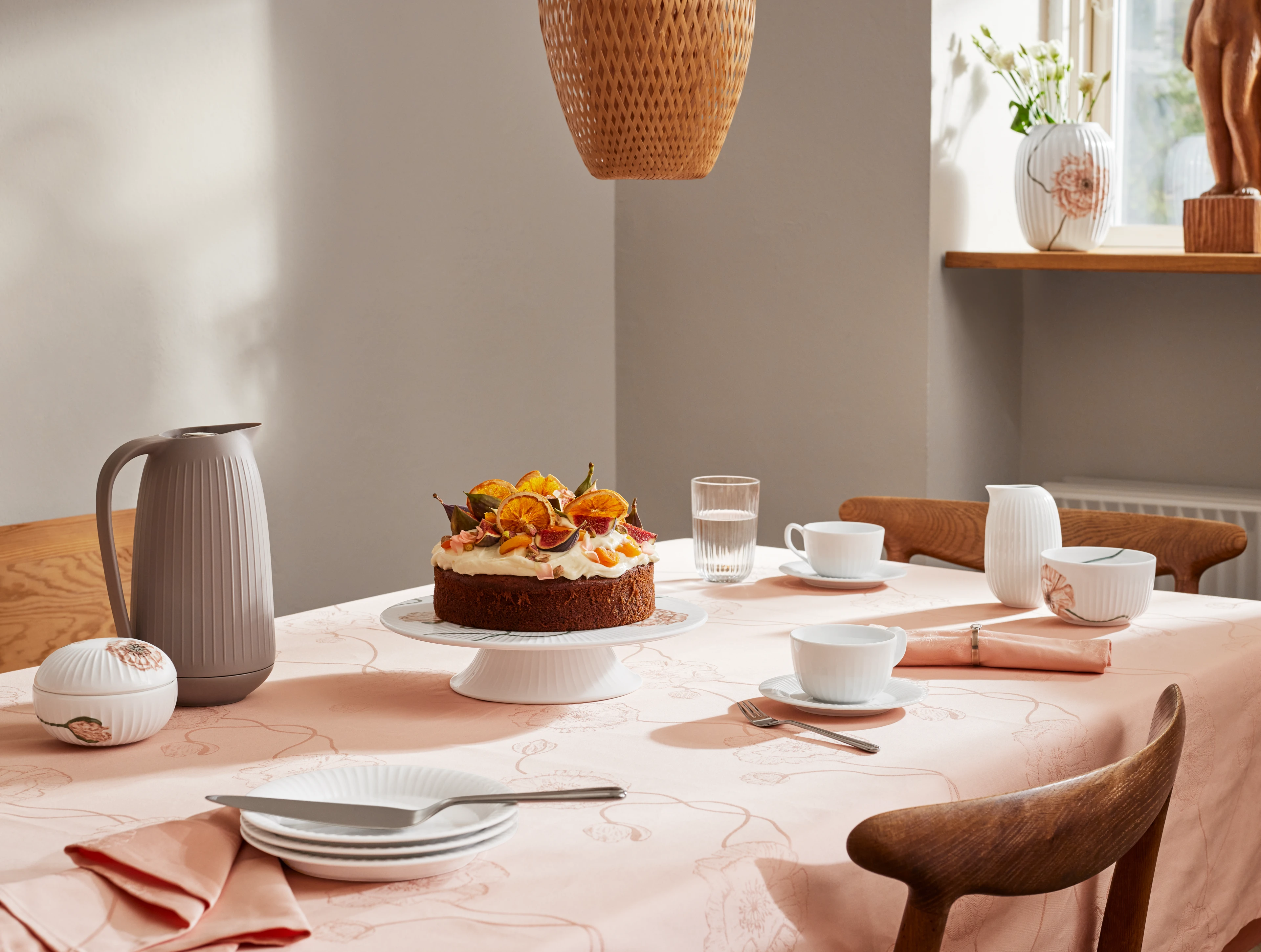 Kuchenplatte Ø30 cm von Kähler in der Farbe Weiss mit Dekoration, hergestellt aus Keramik