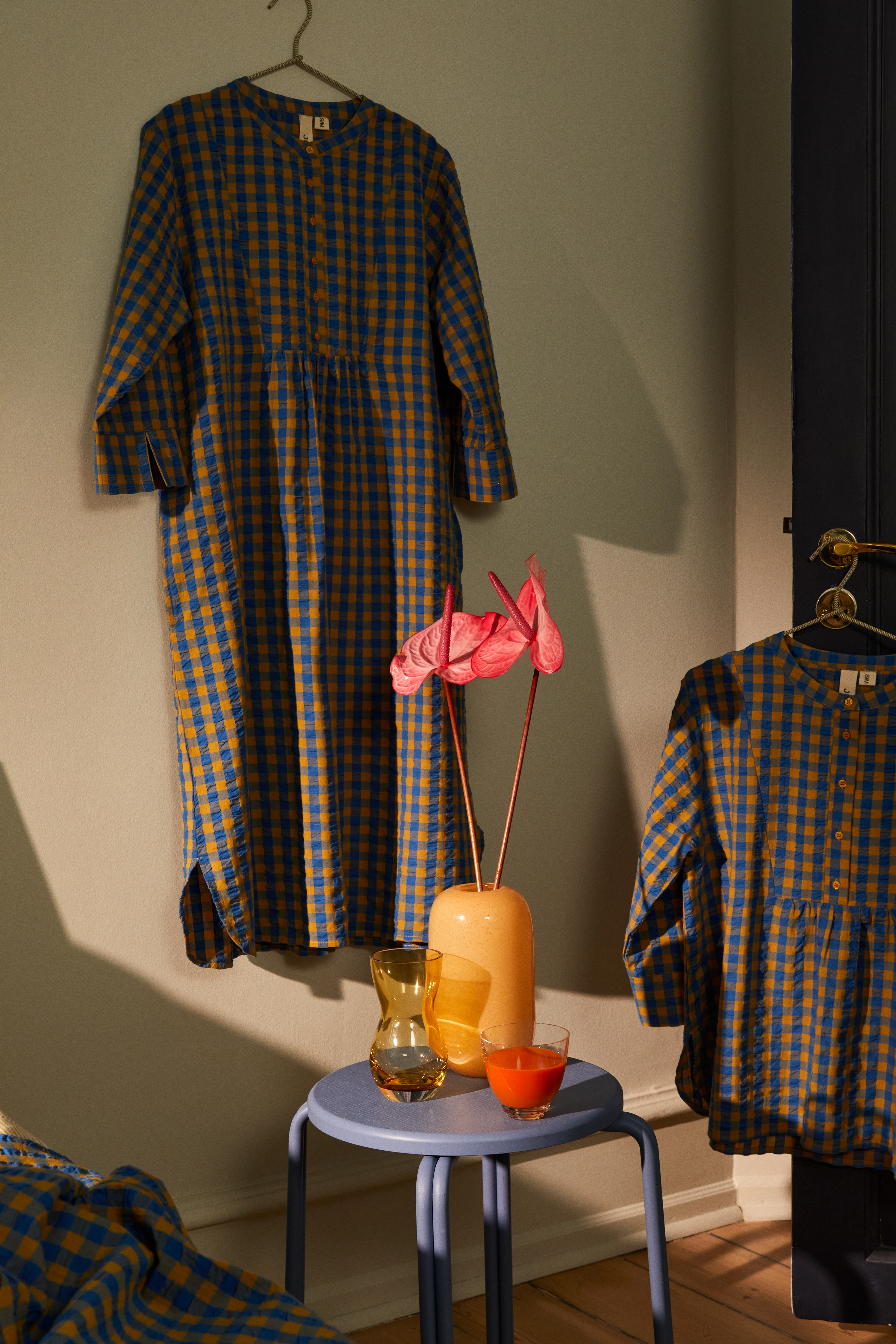 Sonja dress S/M från JUNA i färgen Blå/Ockra, tillverkad av Bomull