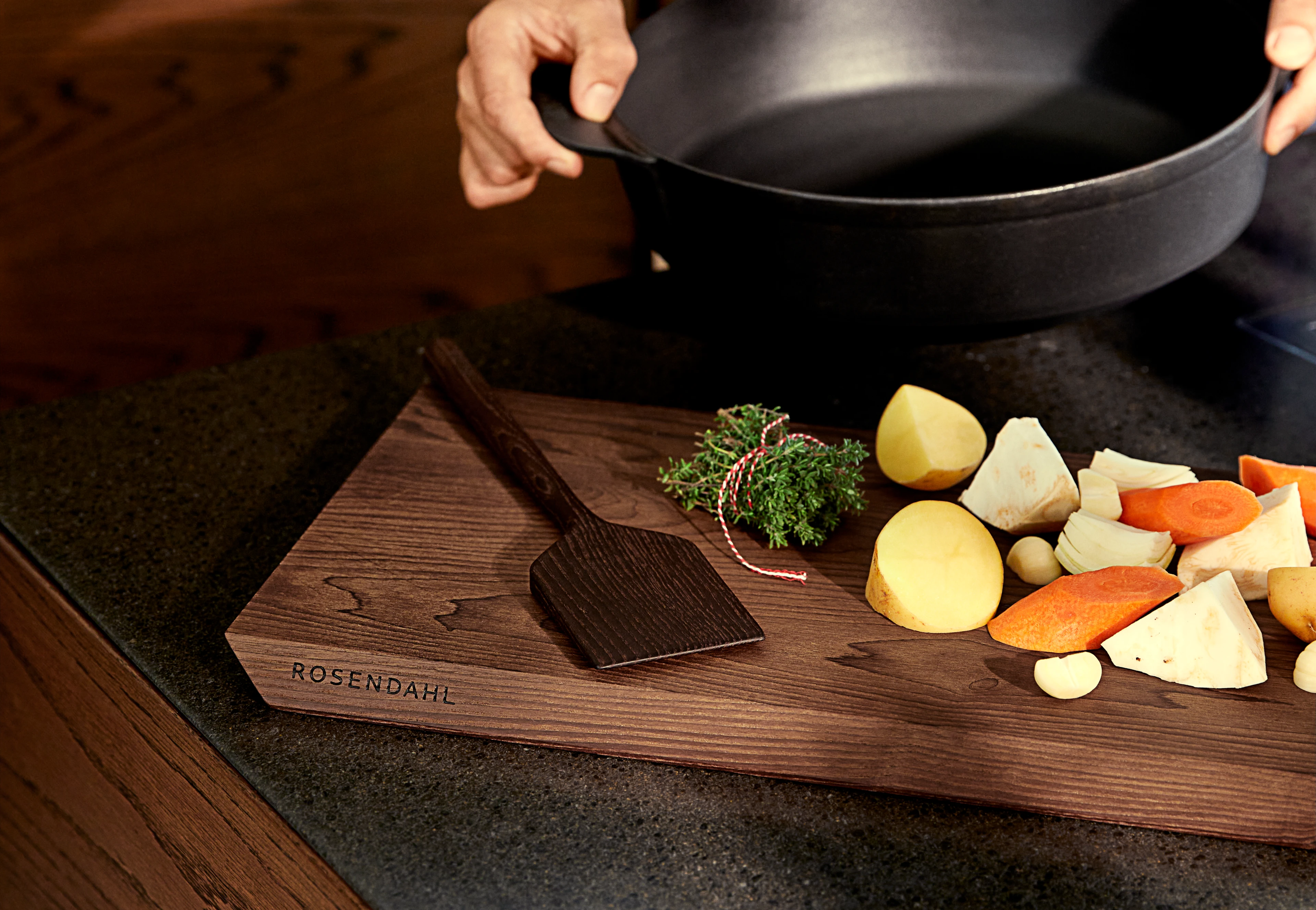 Palette Knife from Rosendahl in Thermo ash color, made of Wood