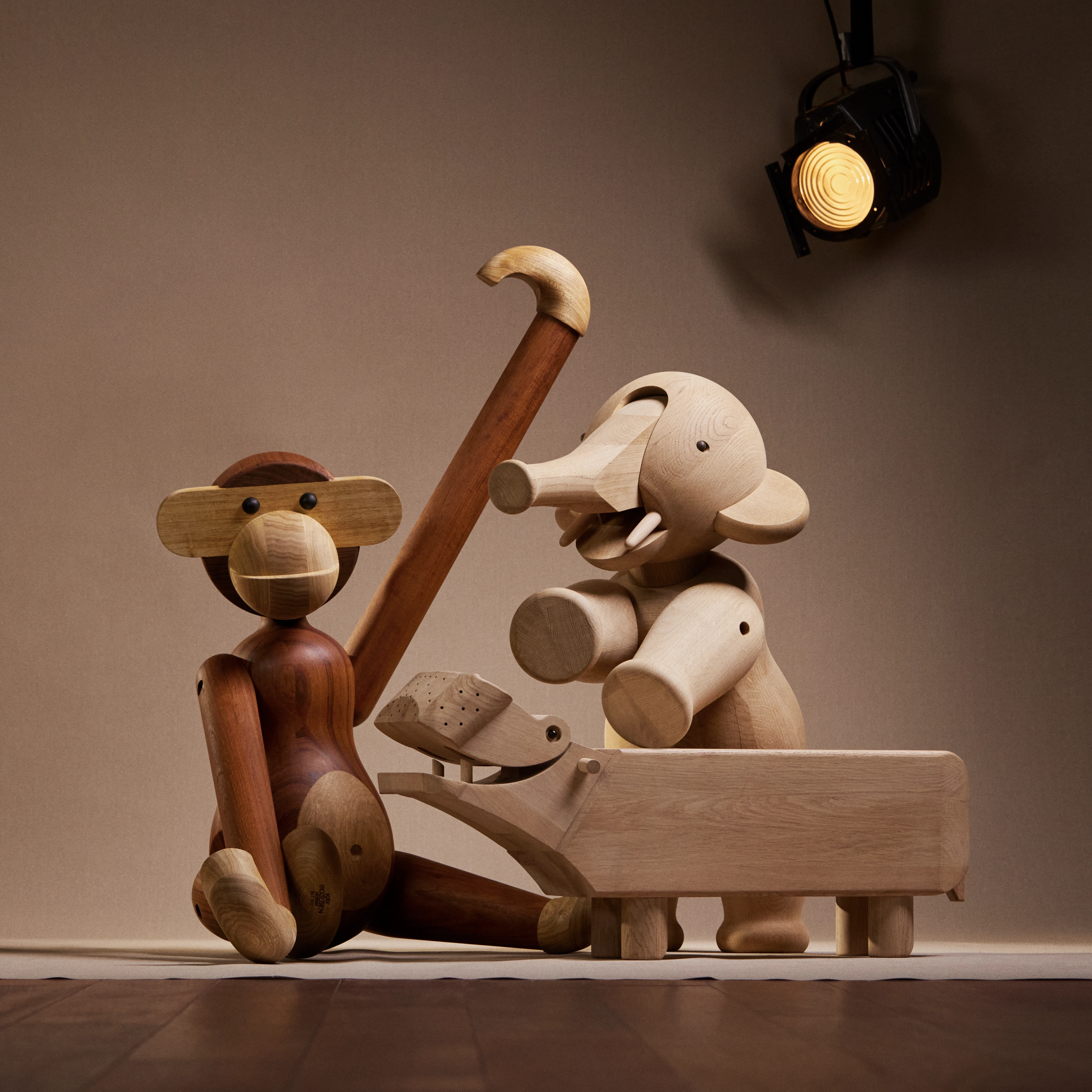 Flodhest XXL fra Kay Bojesen i farven Eg, lavet af Træ