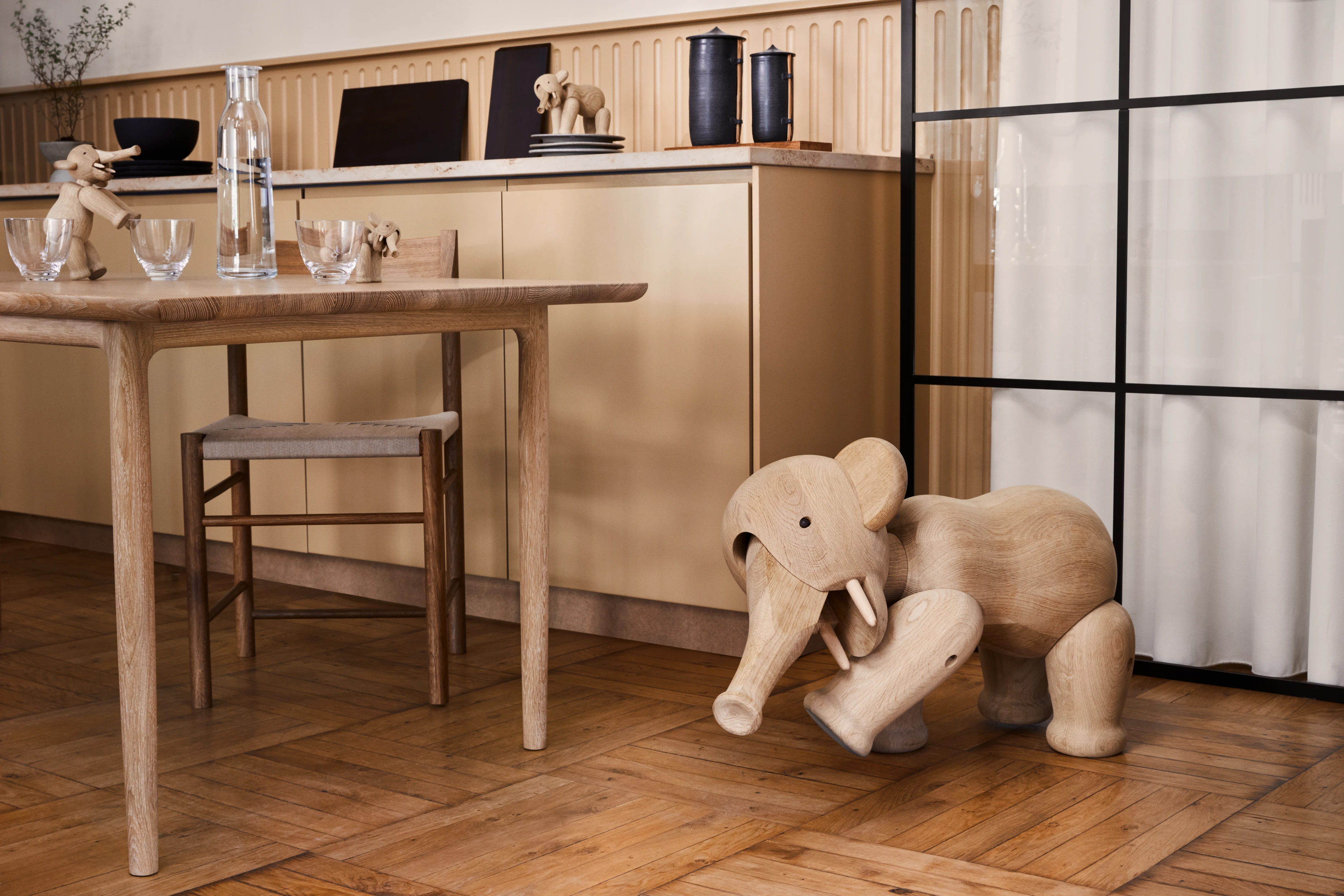 Elefant XXL fra Kay Bojesen i farven Eg, lavet af Træ