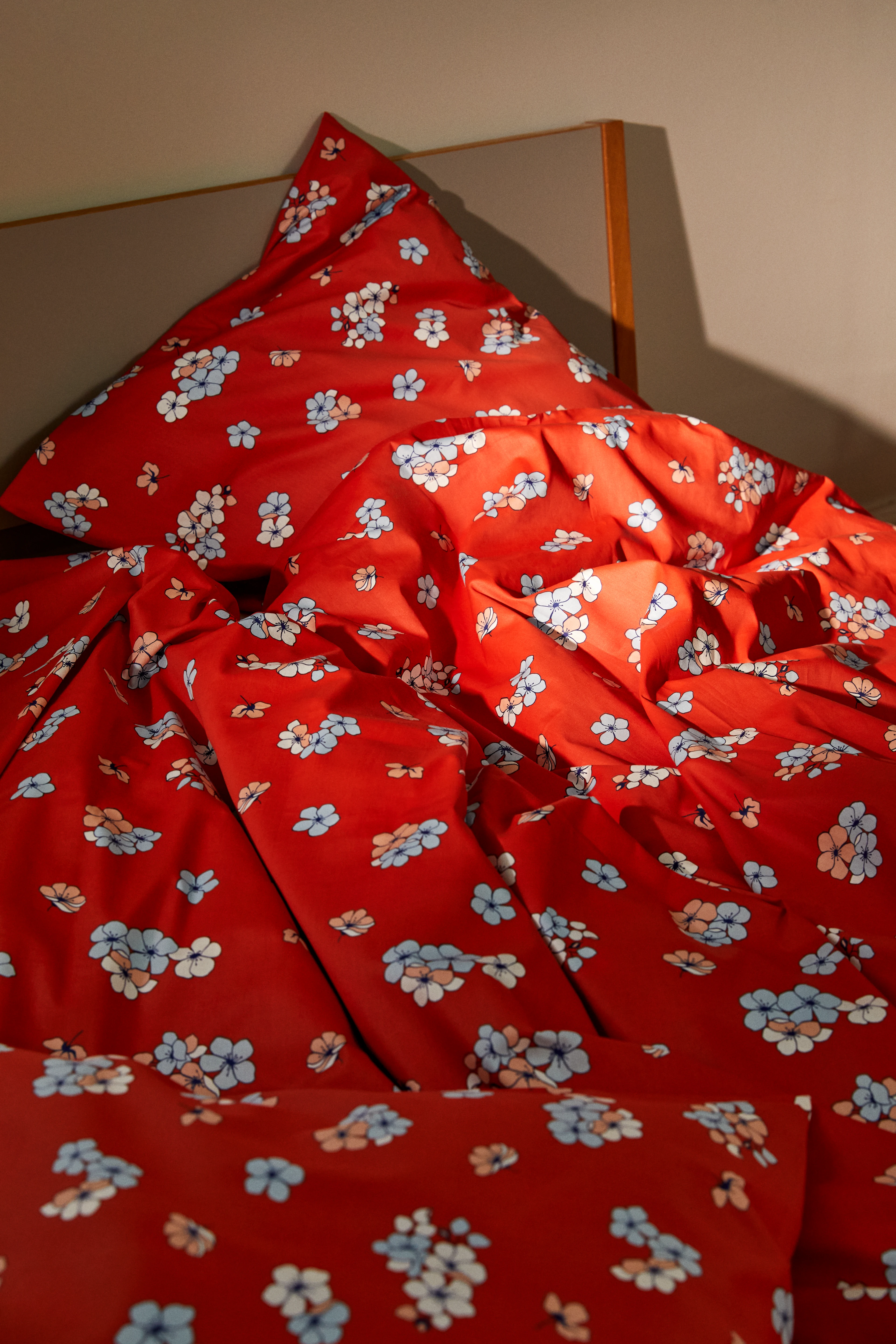 Bed linen 140x200 cm from JUNA in Chili color, made of Cotton sateen