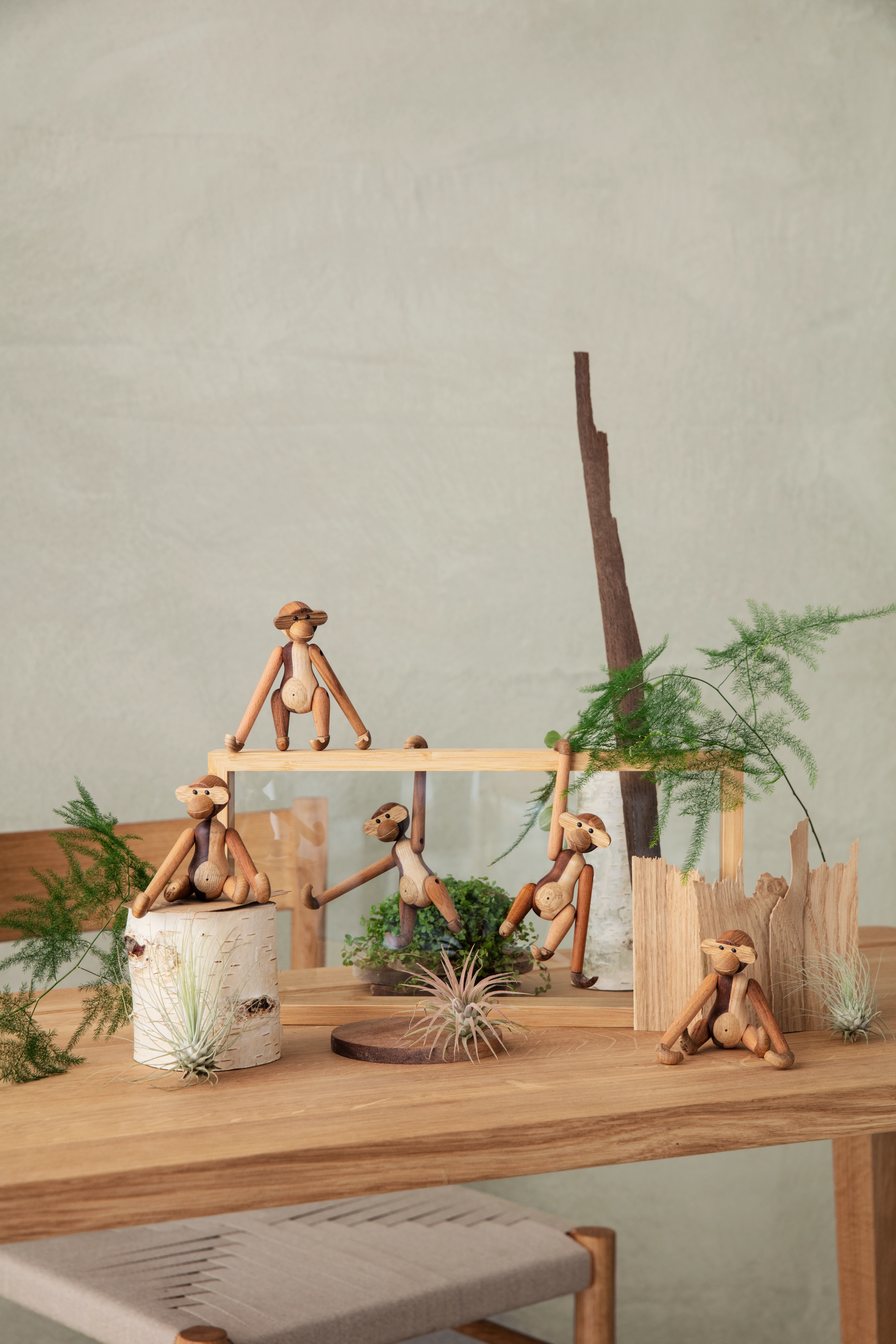 Reworked Ape mini fra Kay Bojesen i fargen Mixed wood, laget av Tre