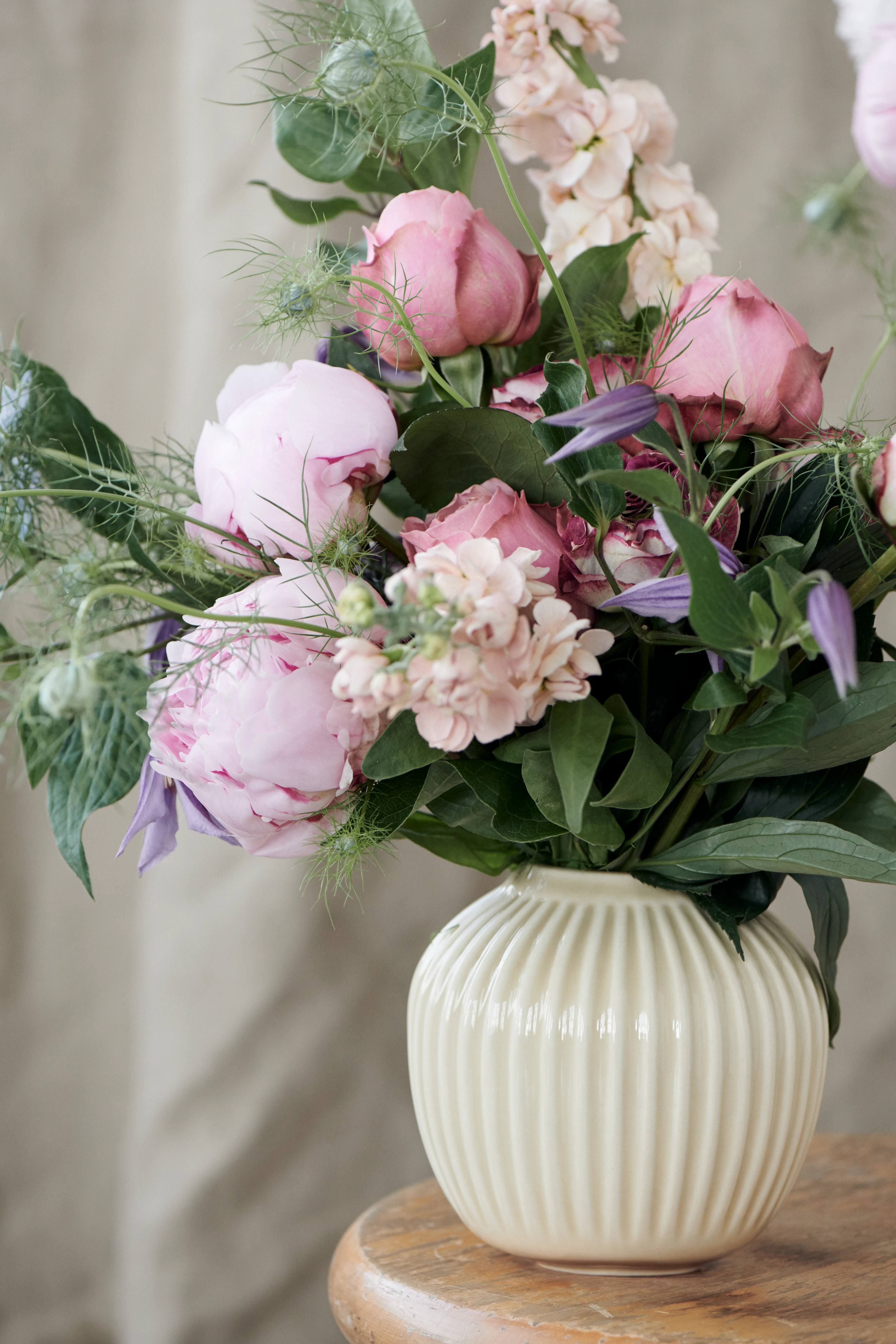 Vase H13 cm fra Kähler i farven Birk, lavet af Keramik