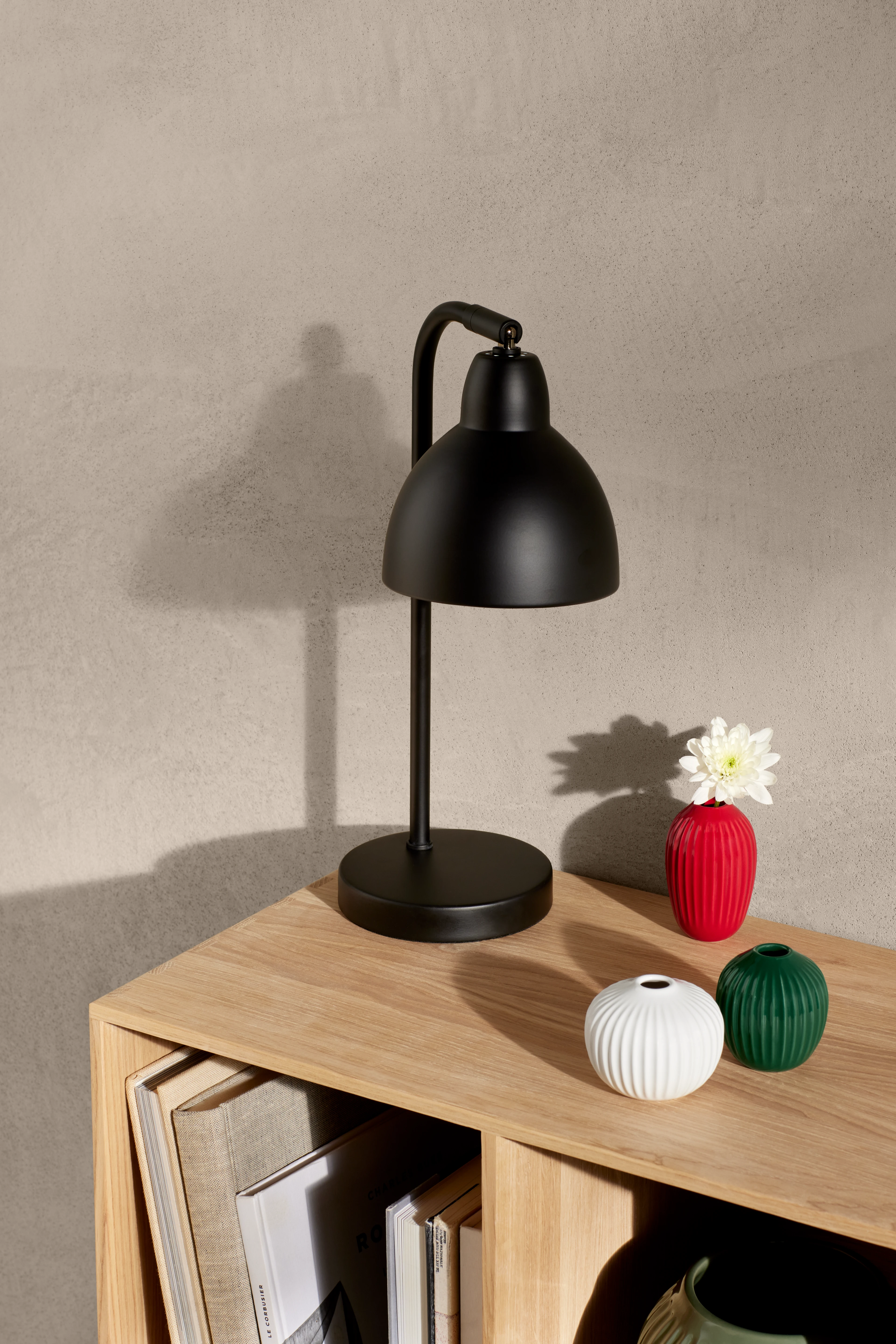 Vas miniatyr 3 st. från Kähler i färgen Röd/Grön/Vit, tillverkad av Keramik