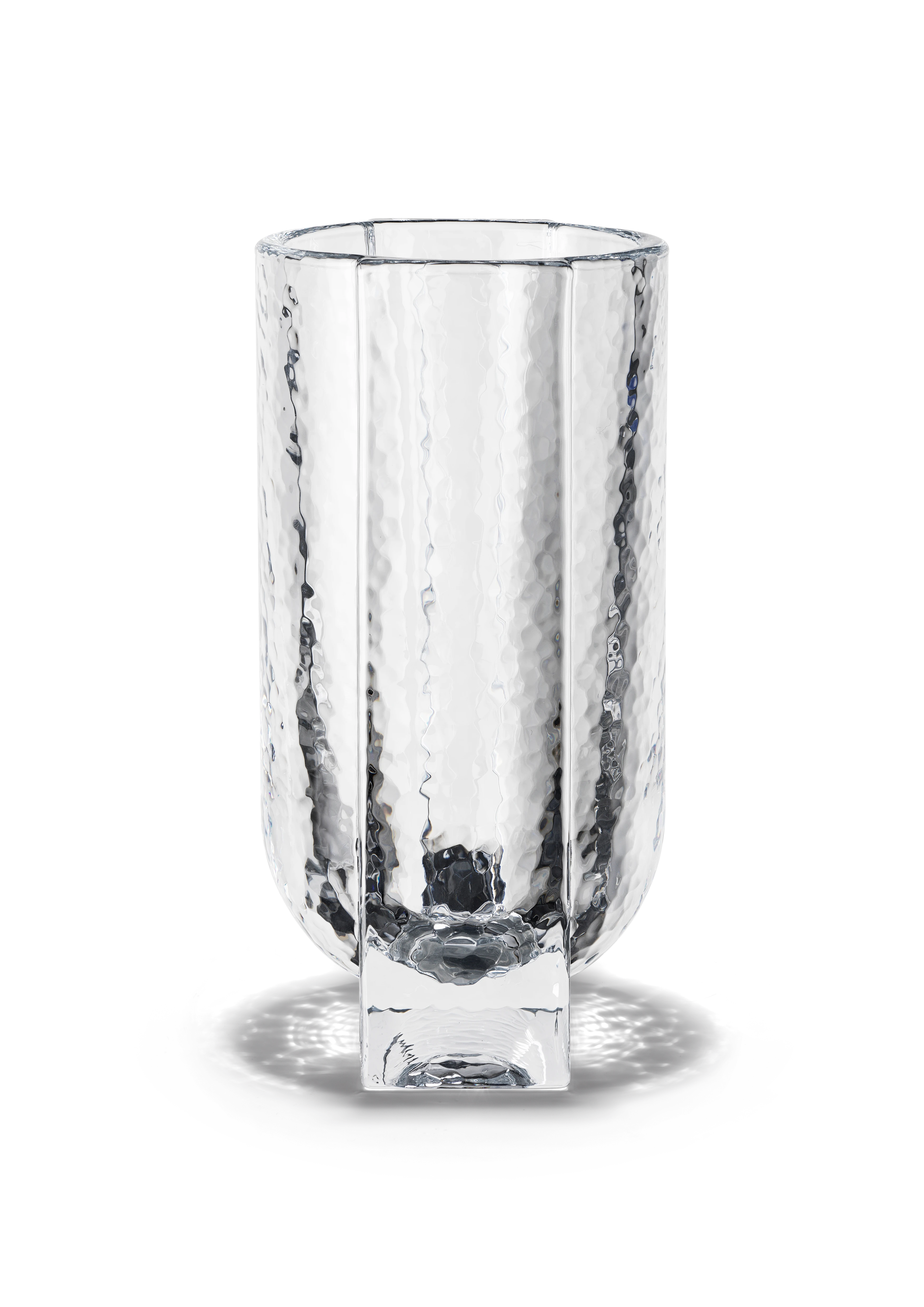 Vase H20 cm fra Holmegaard i fargen Klar, laget av Glass