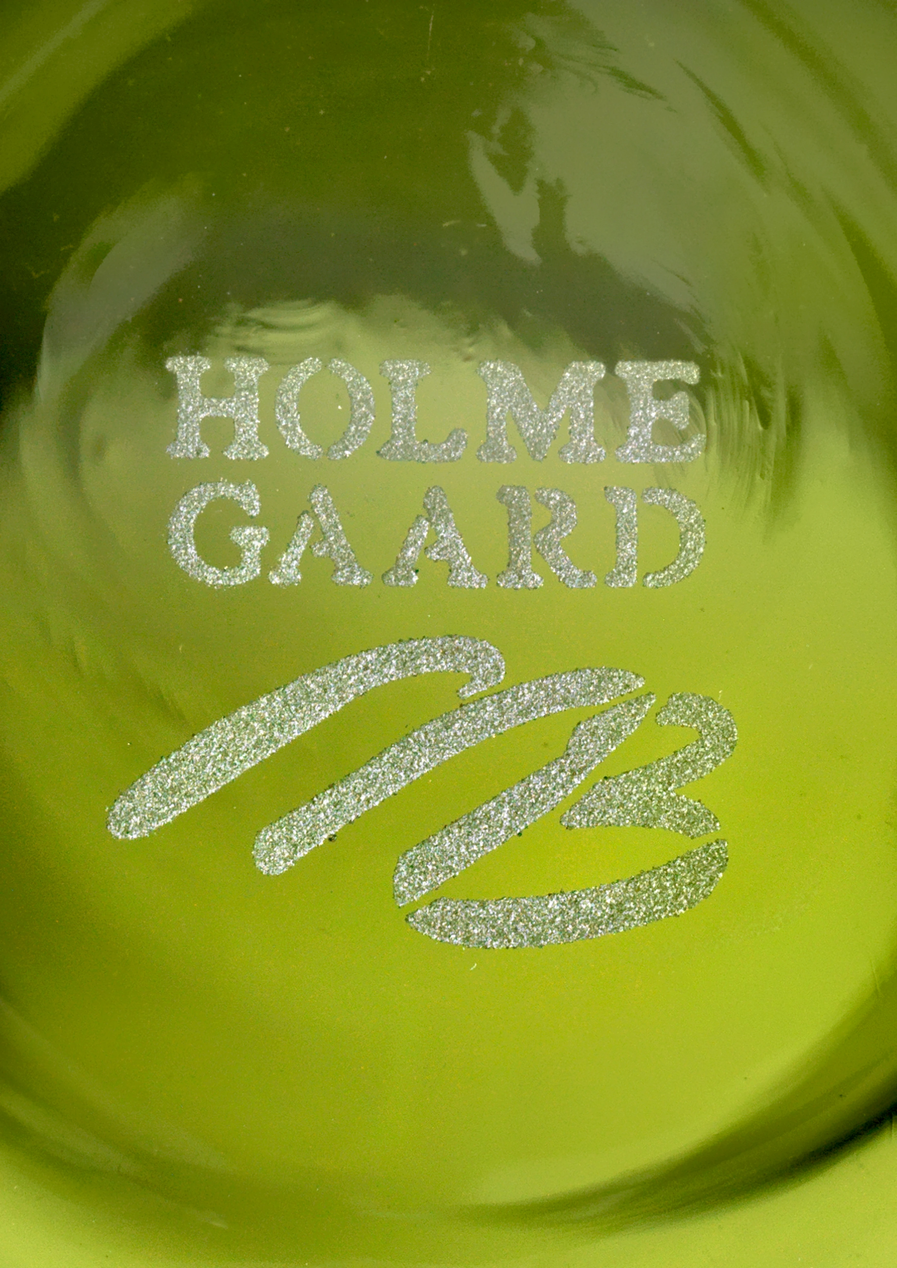 Laterne H29 cm von Holmegaard in der Farbe Olivgrün, hergestellt aus Glas