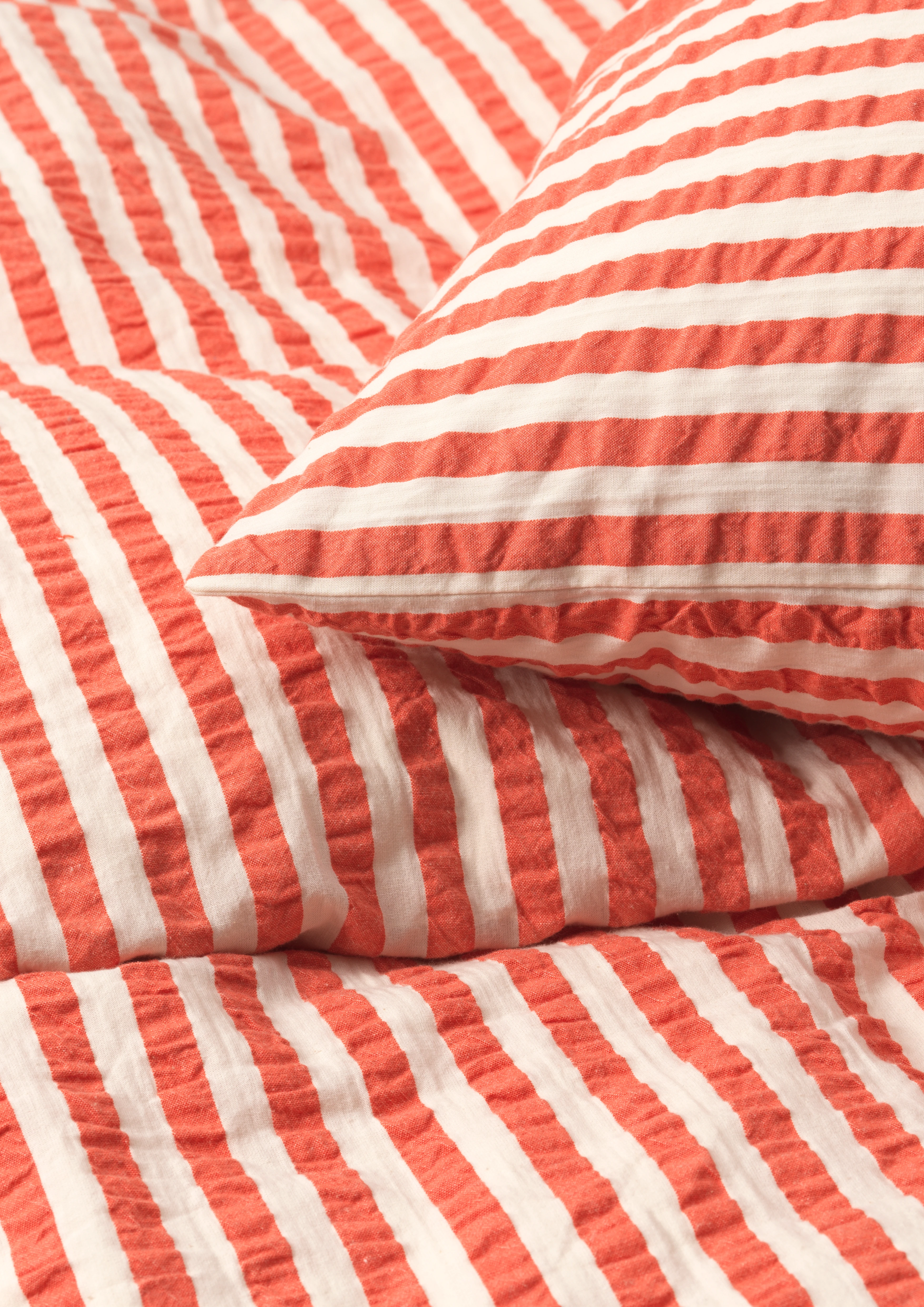 Bed linen 140x200 cm from JUNA in Chili/Birch color, made of Cotton