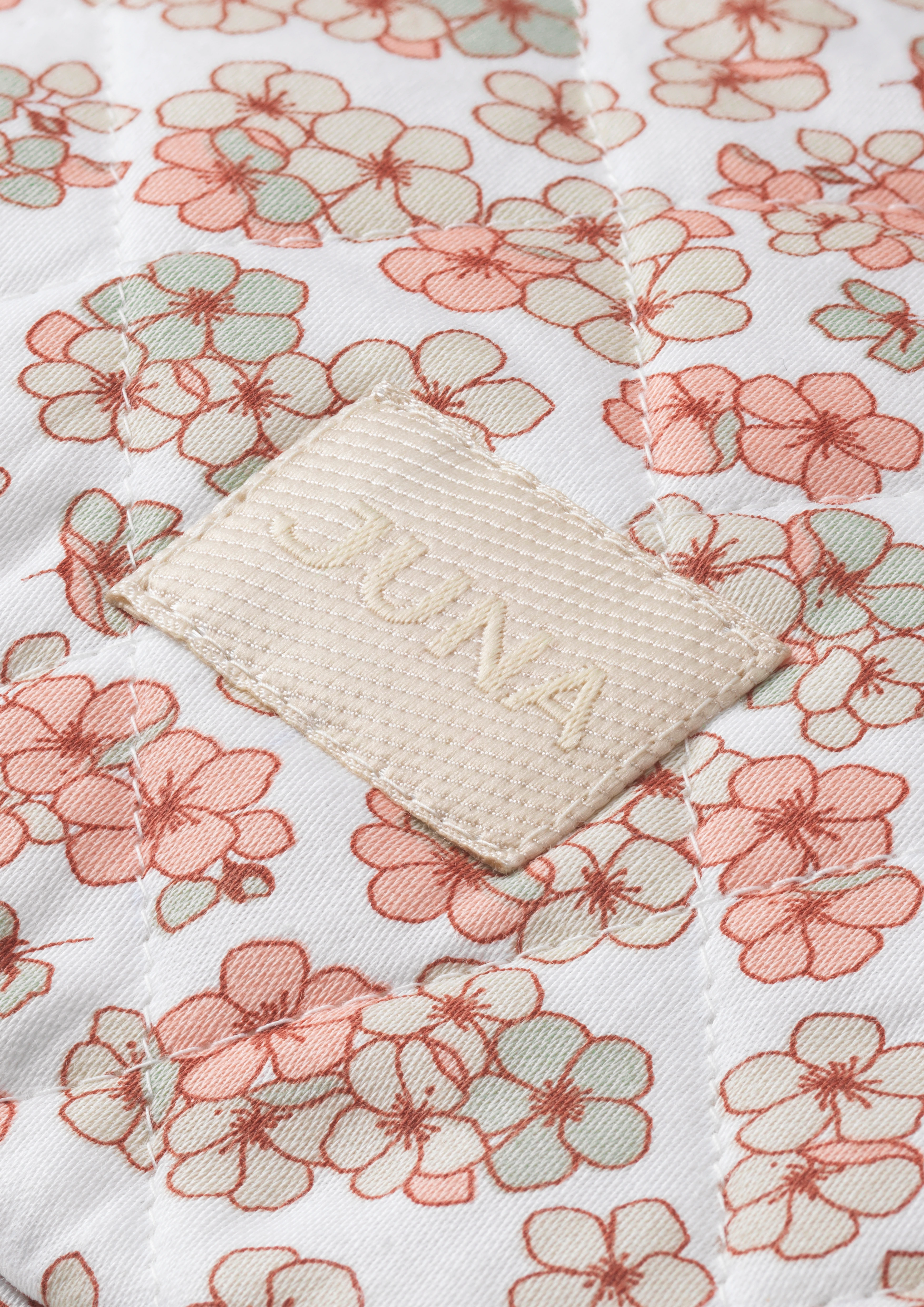 Paula multi-functional sleeve 28x22 cm from JUNA in White/Rose color, made of Cotton