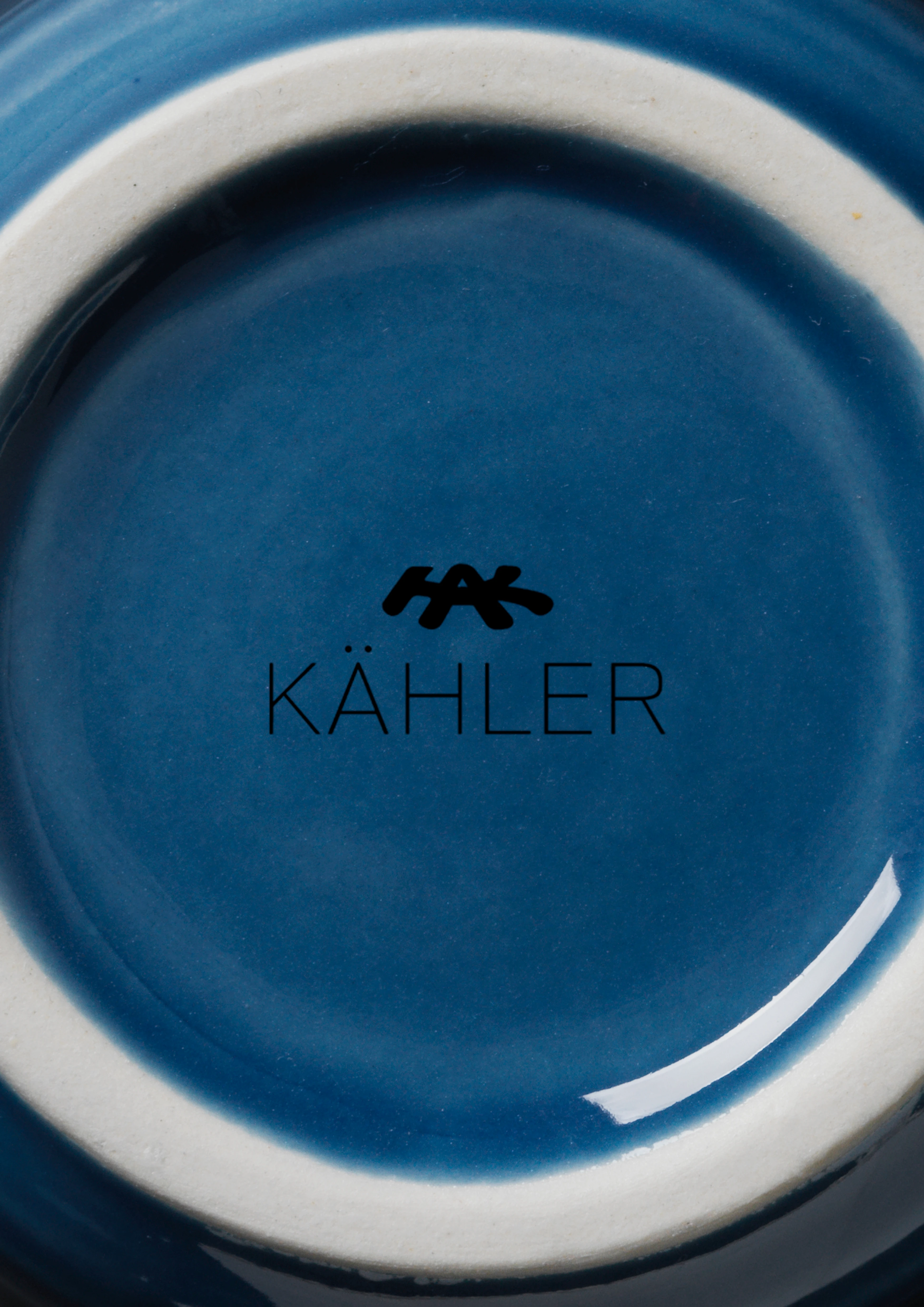 Mugg med handtag 33 cl från Kähler i färgen Berry blue, tillverkad av Keramik