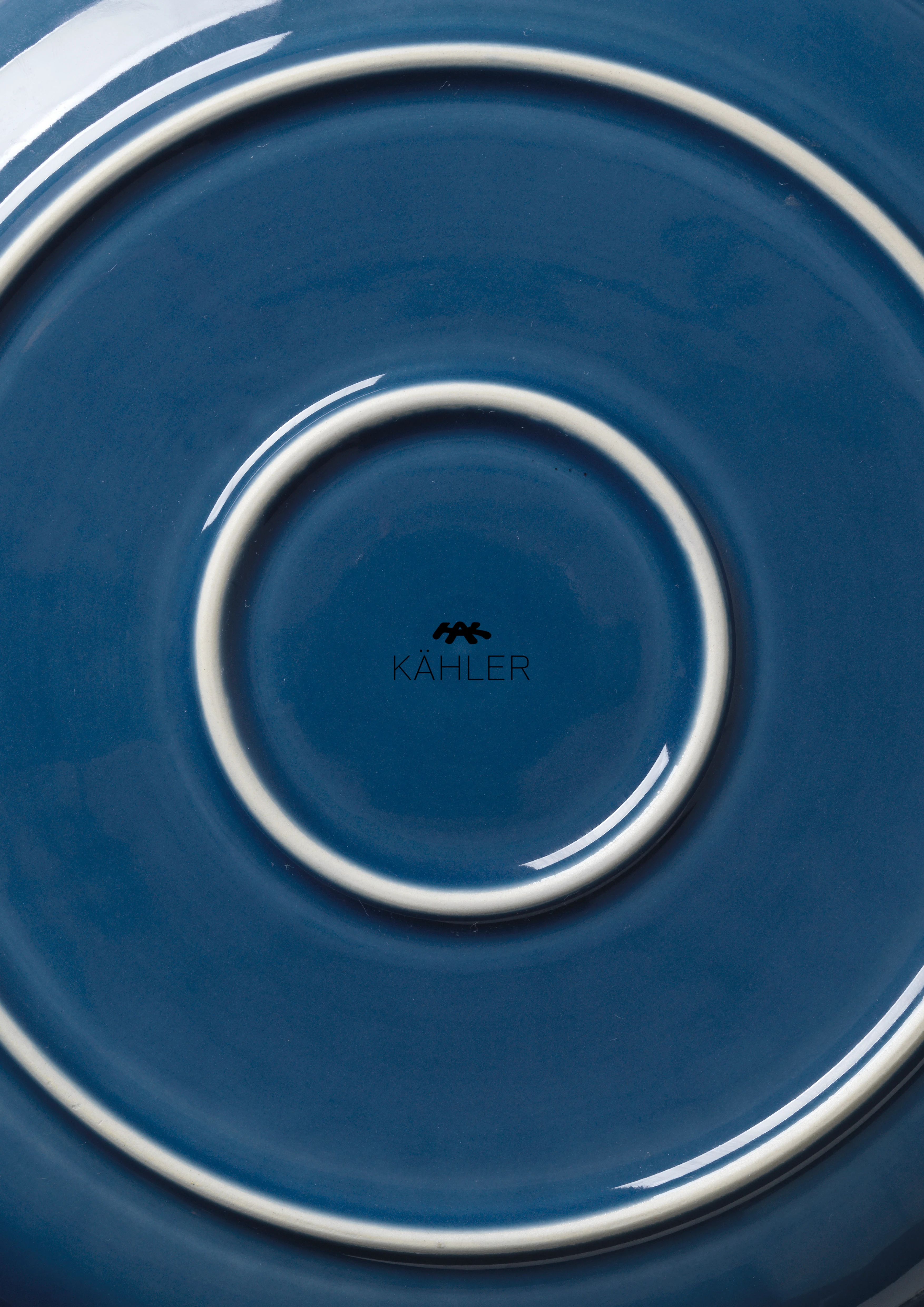 Plate Ø27 cm from Kähler in Berry blue color, made of Ceramics