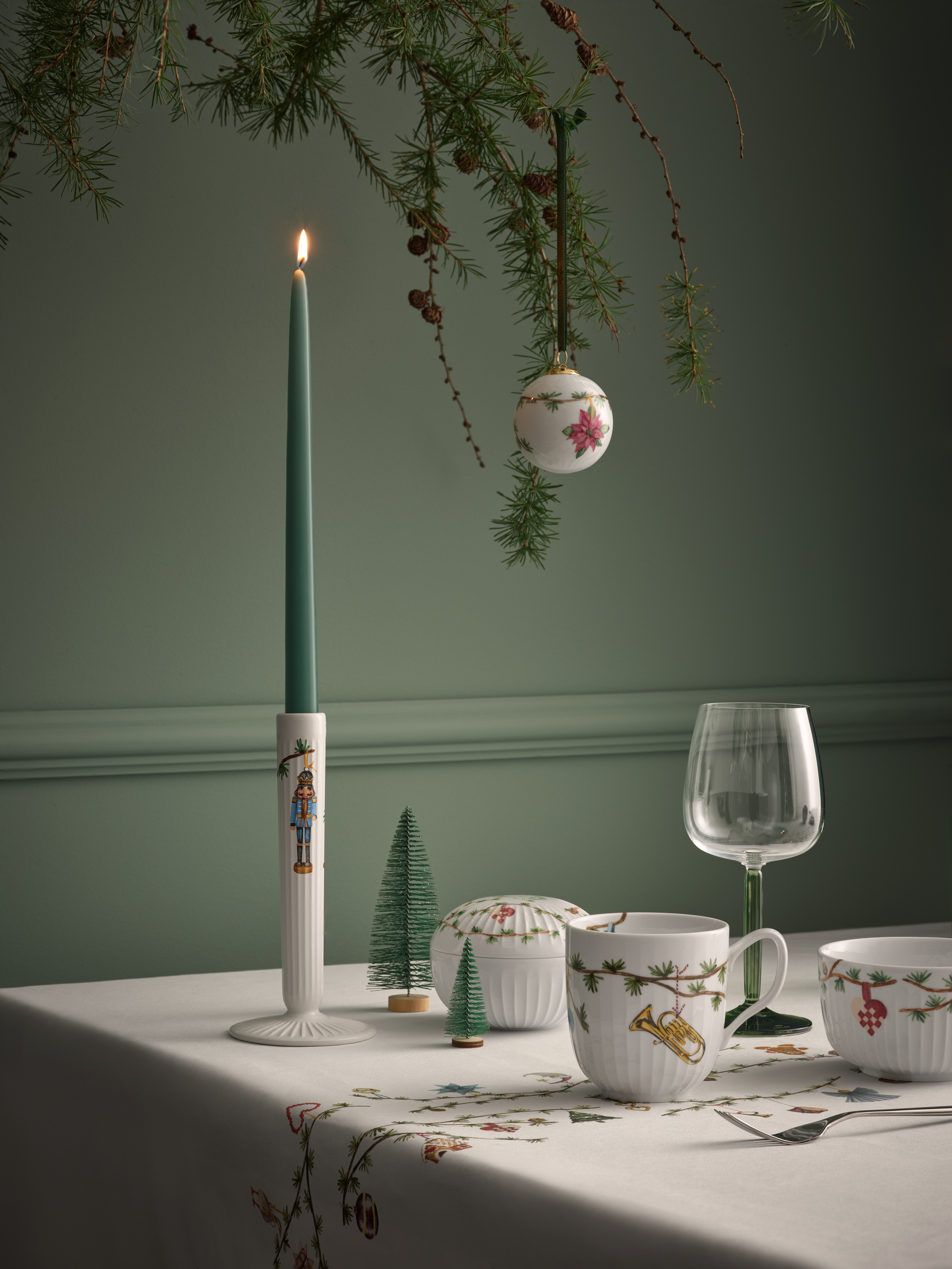 Kähler Candle holder H20 cm in White w. deco