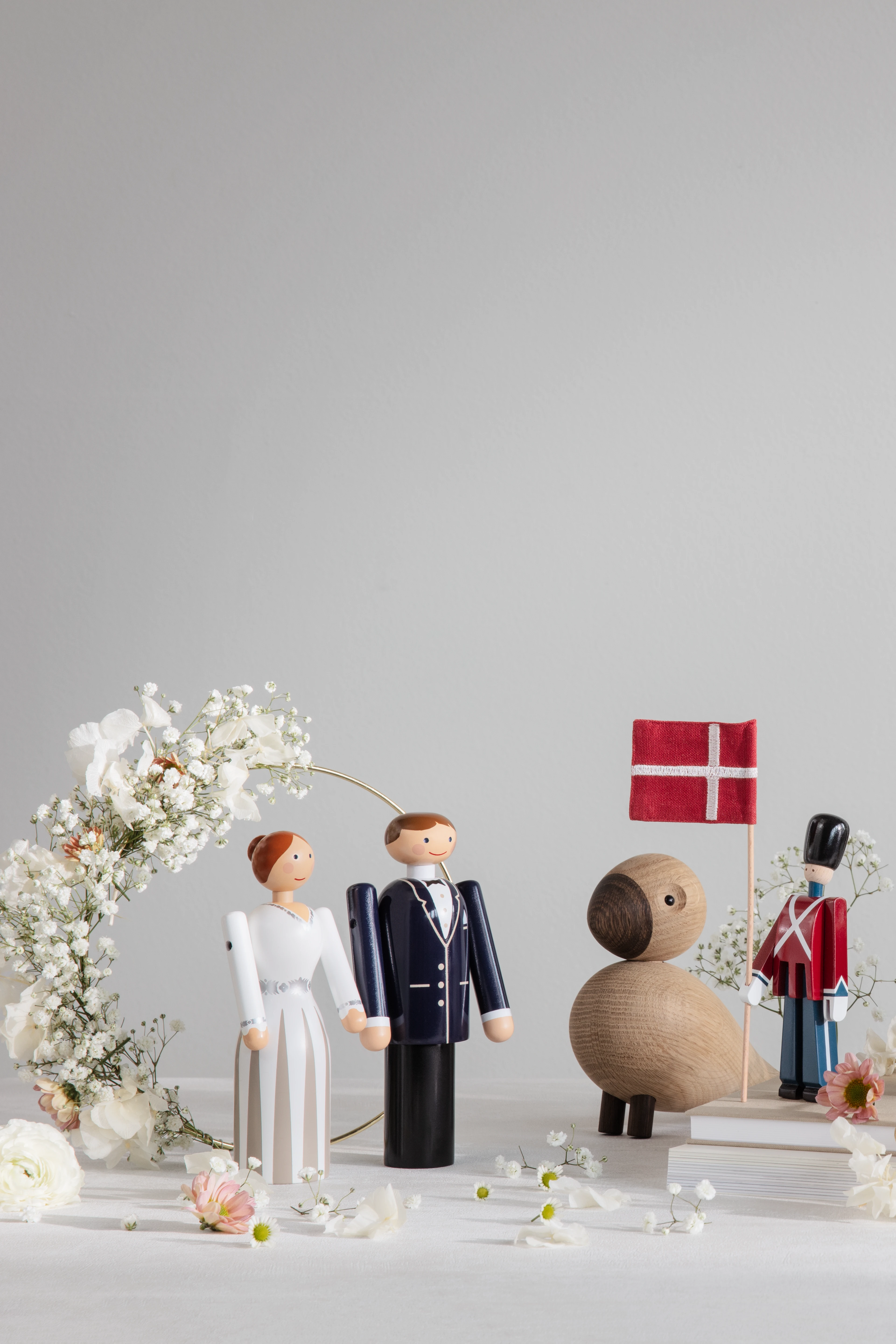 Groom H18 cm fra Kay Bojesen i fargen Blå/Sort/Hvid, laget av Tre