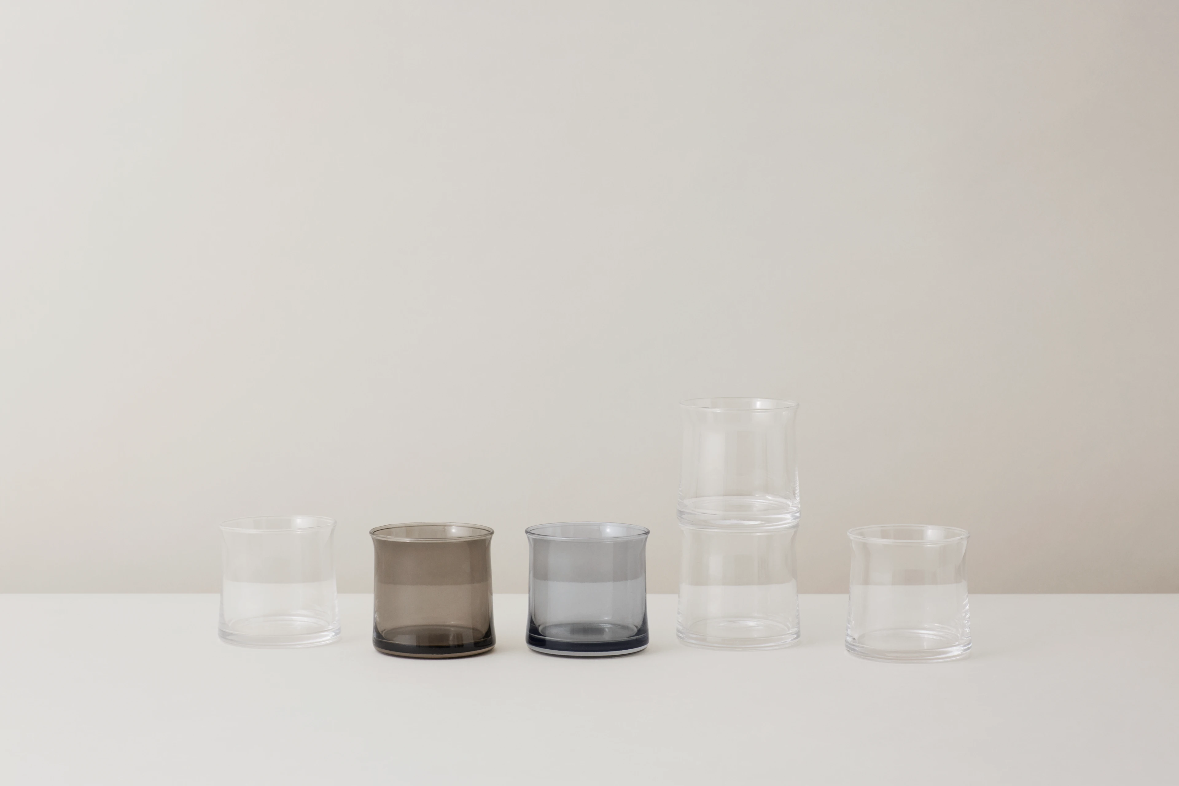 Vandglas 20 cl fra Lyngby Porcelæn i farven Smoke, lavet af Glas