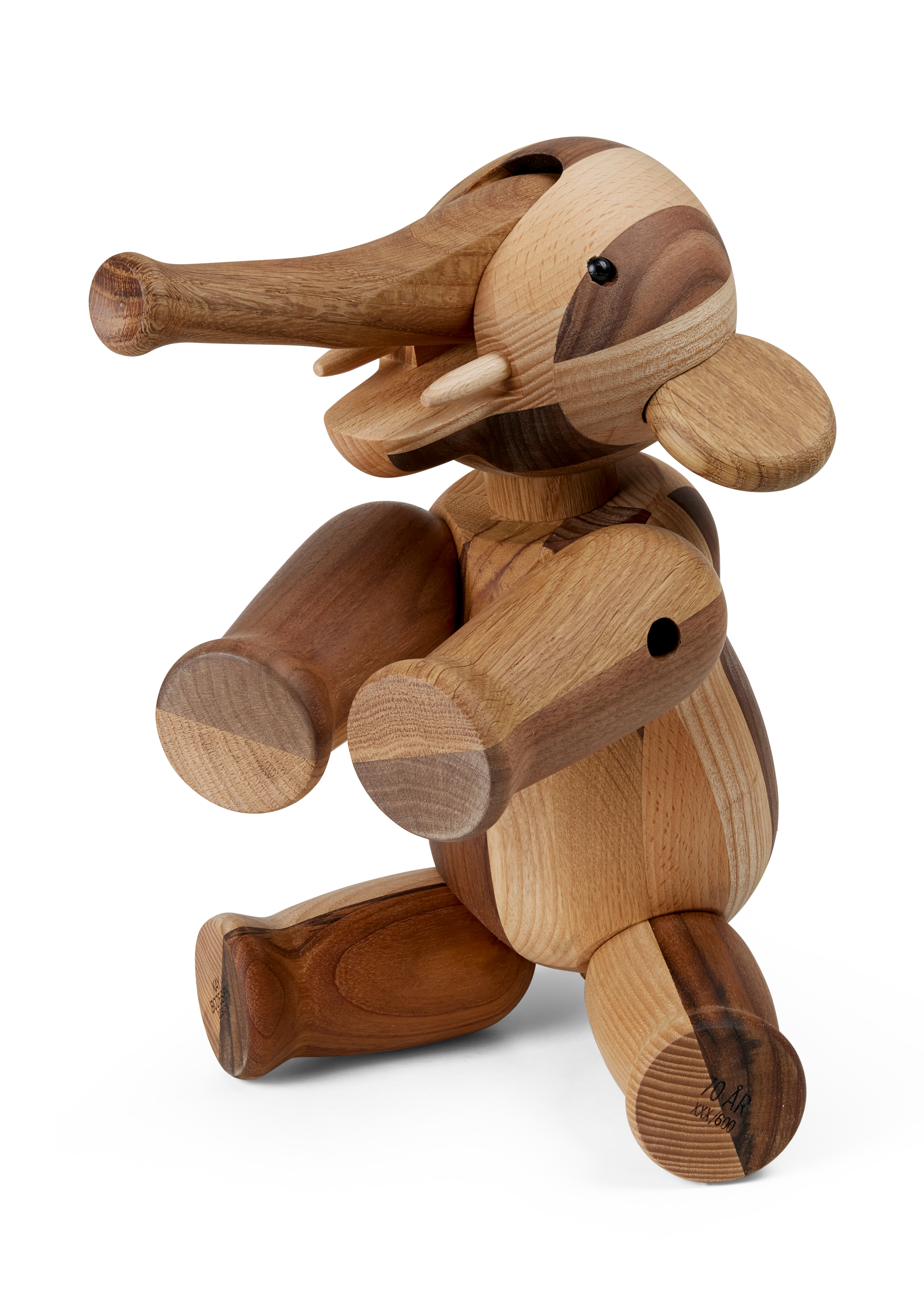 Reworked Anniversary Elefant stor från Kay Bojesen i färgen Mixed wood, tillverkad av Trä