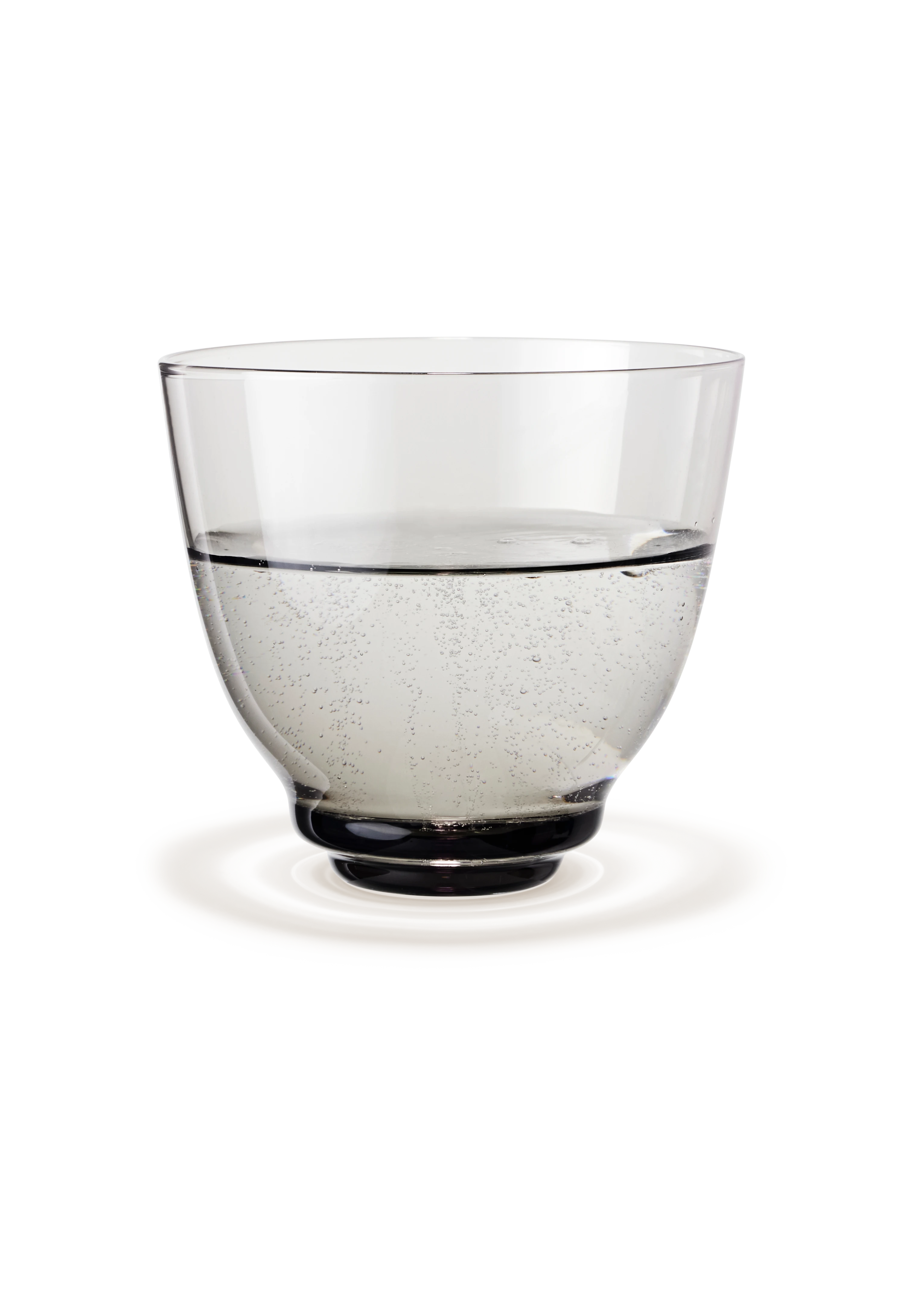 Wasserglas 35 cl von Holmegaard in der Farbe Smoke, hergestellt aus Glas