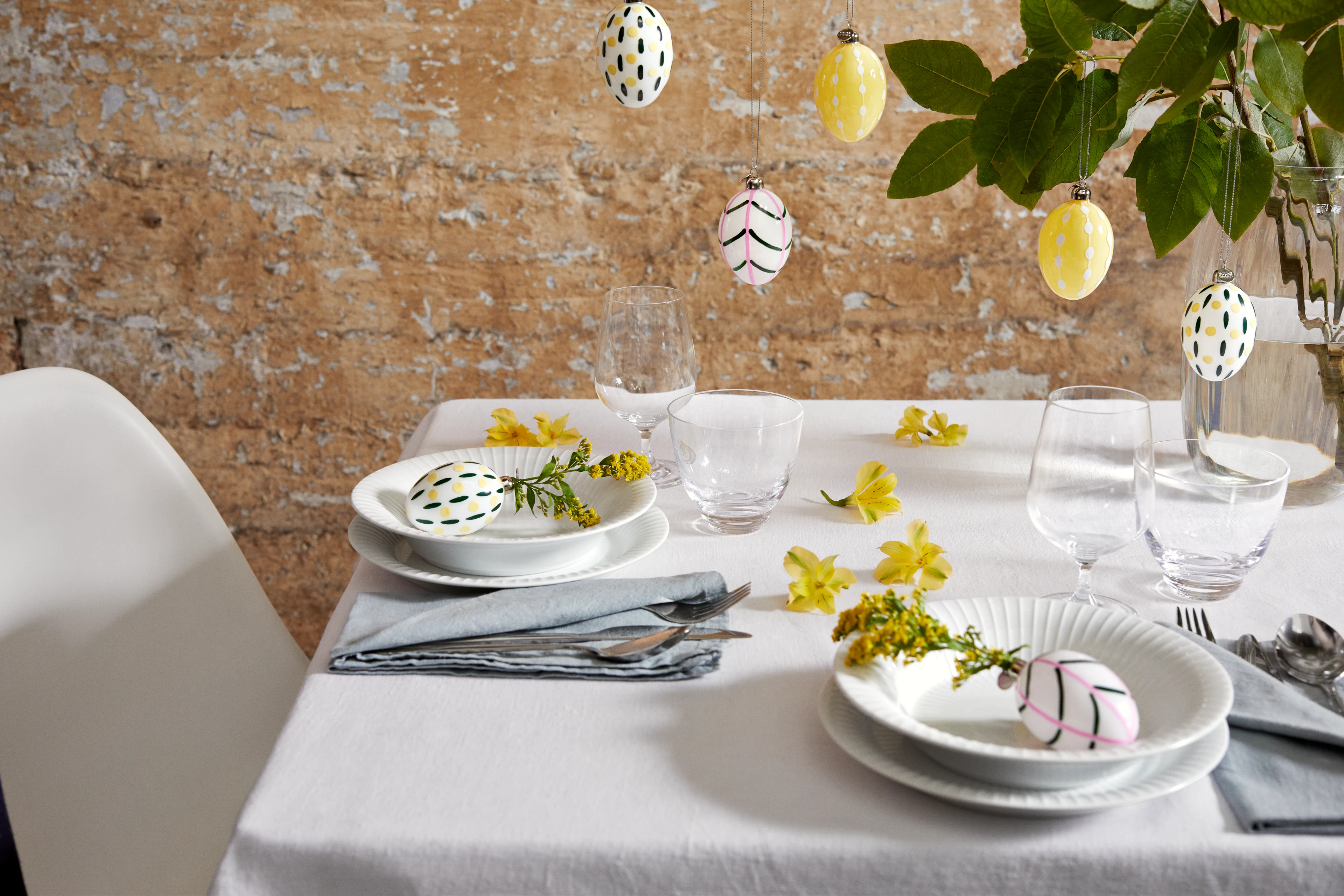 Easter Hanger H7.5 cm from Holmegaard in Leaf color, made of Glass