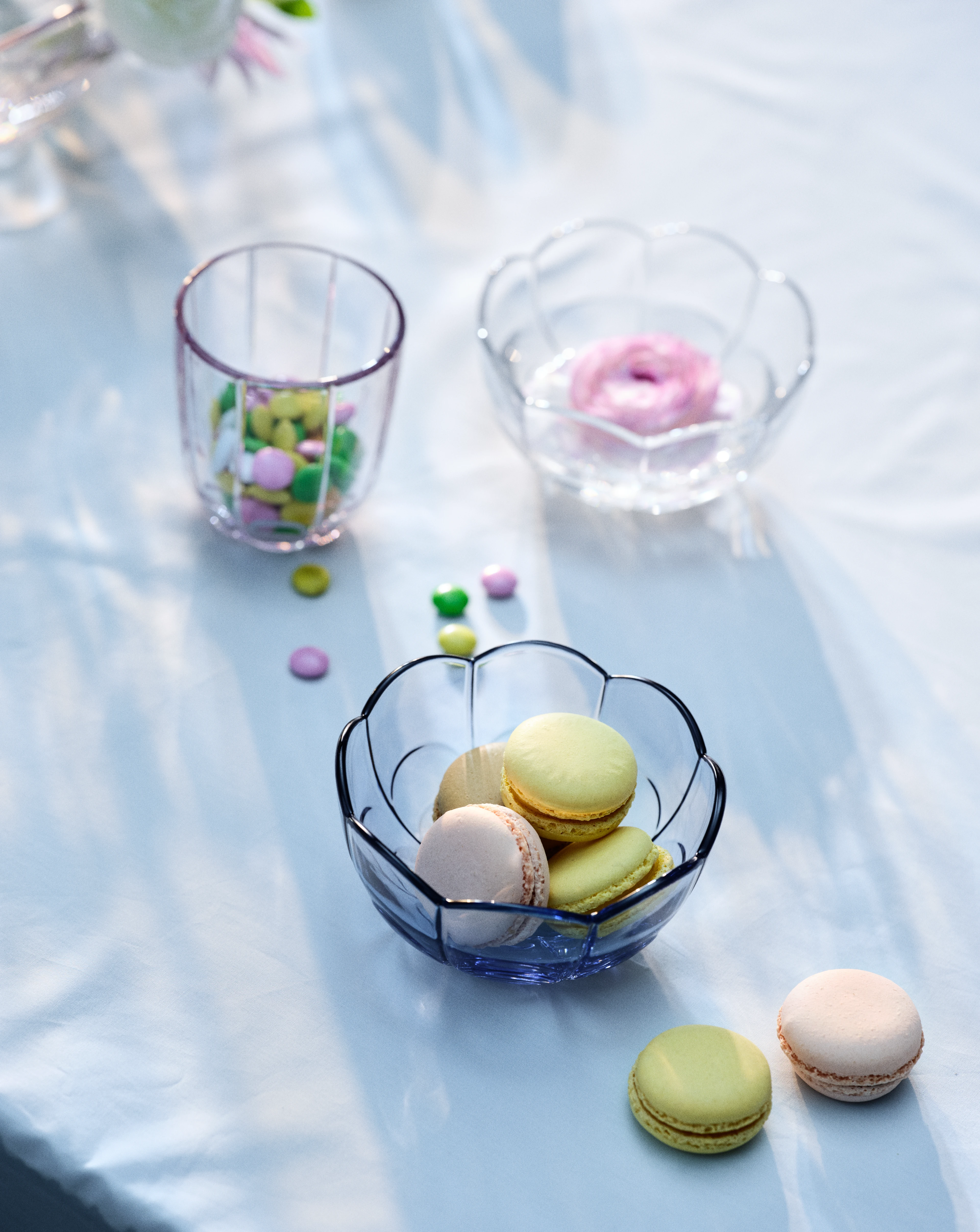 Skål Ø13 cm 2 stk. fra Holmegaard i fargen Blue Iris, laget av Glass