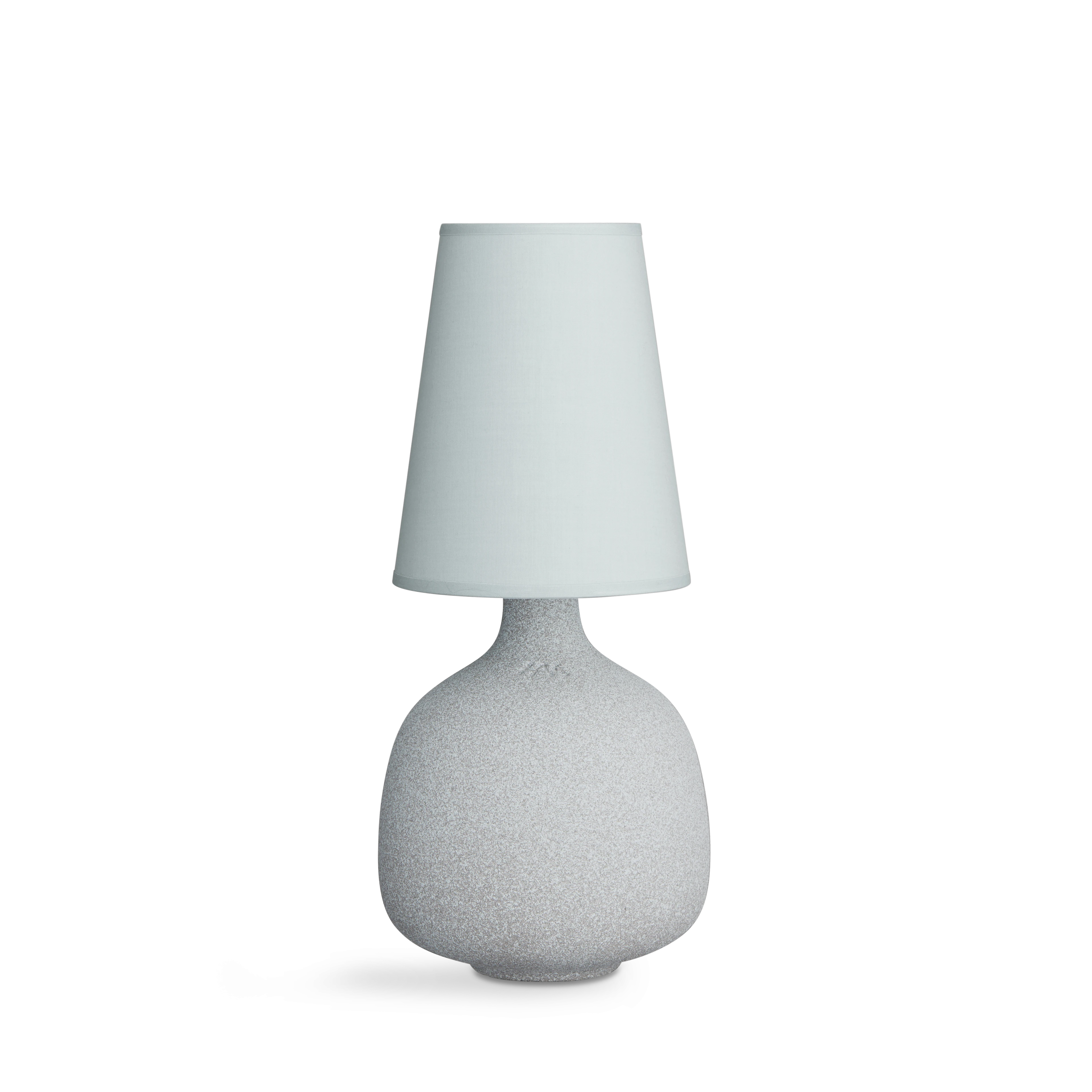 Bordslampa H37.5 cm från Kähler i färgen Dimblå, tillverkad av Keramik