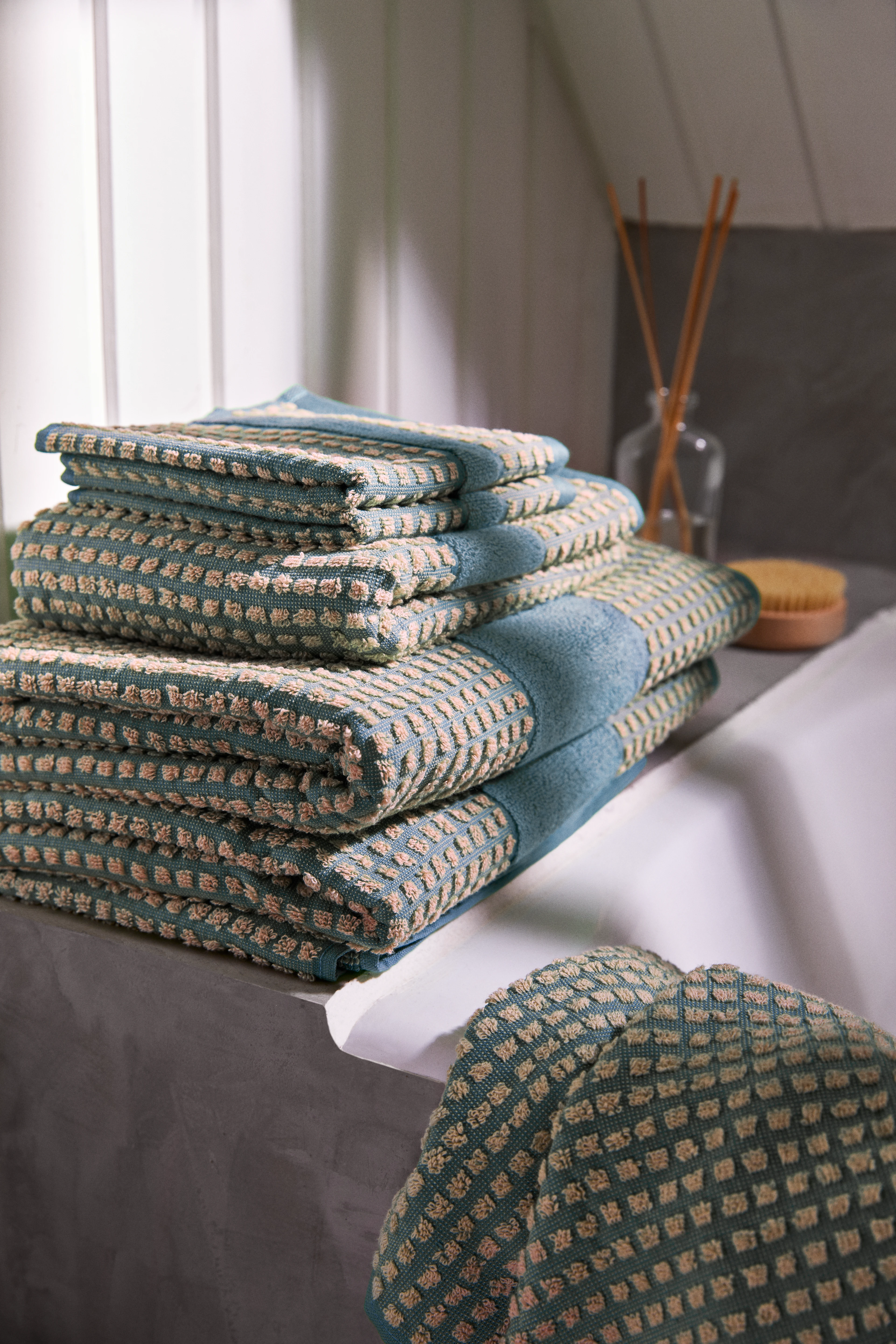 Face cloth 30x30 cm from JUNA in Light blue/Sand color, made of Cotton