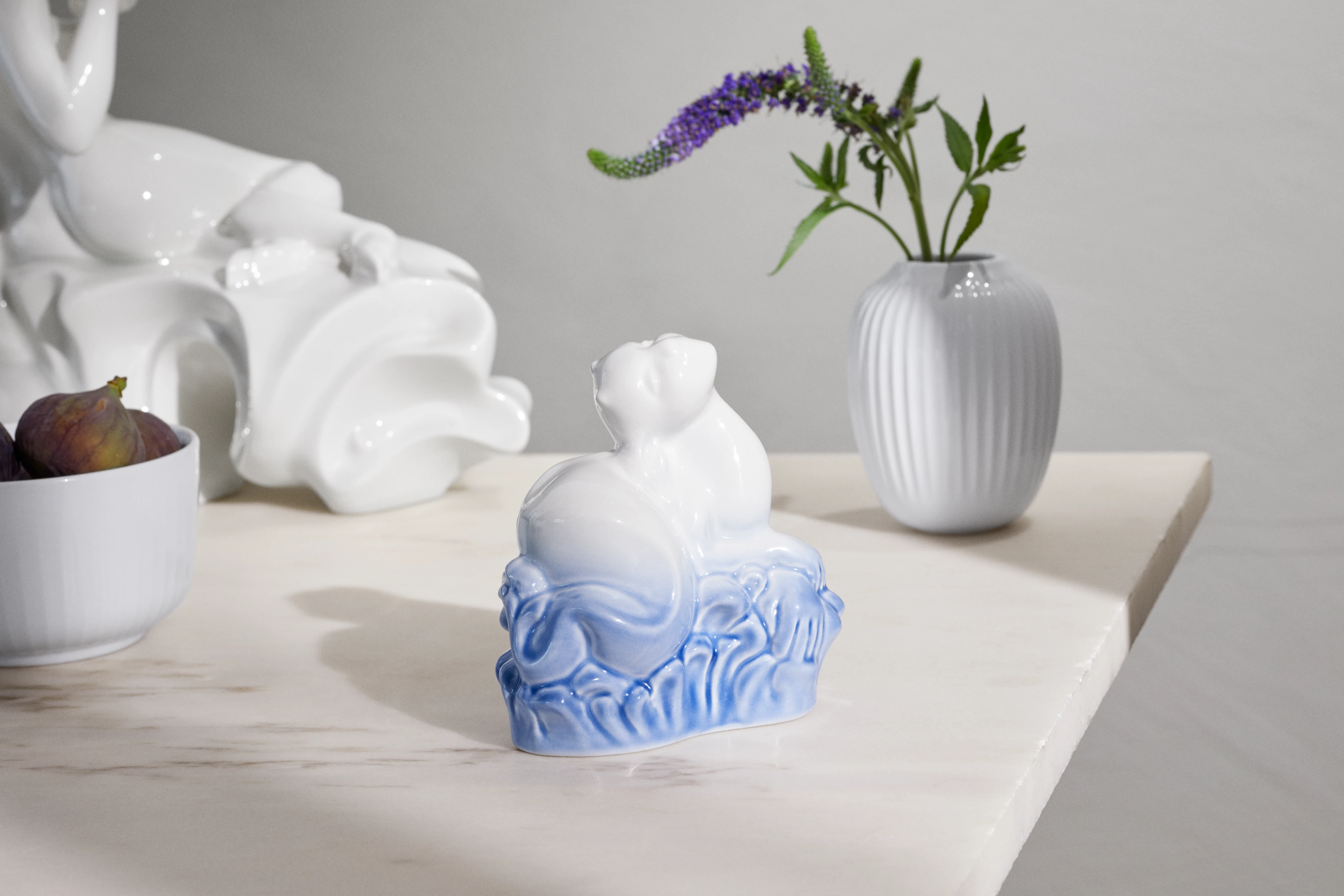 The Quietness from Kähler  in Blue color, made of Ceramics