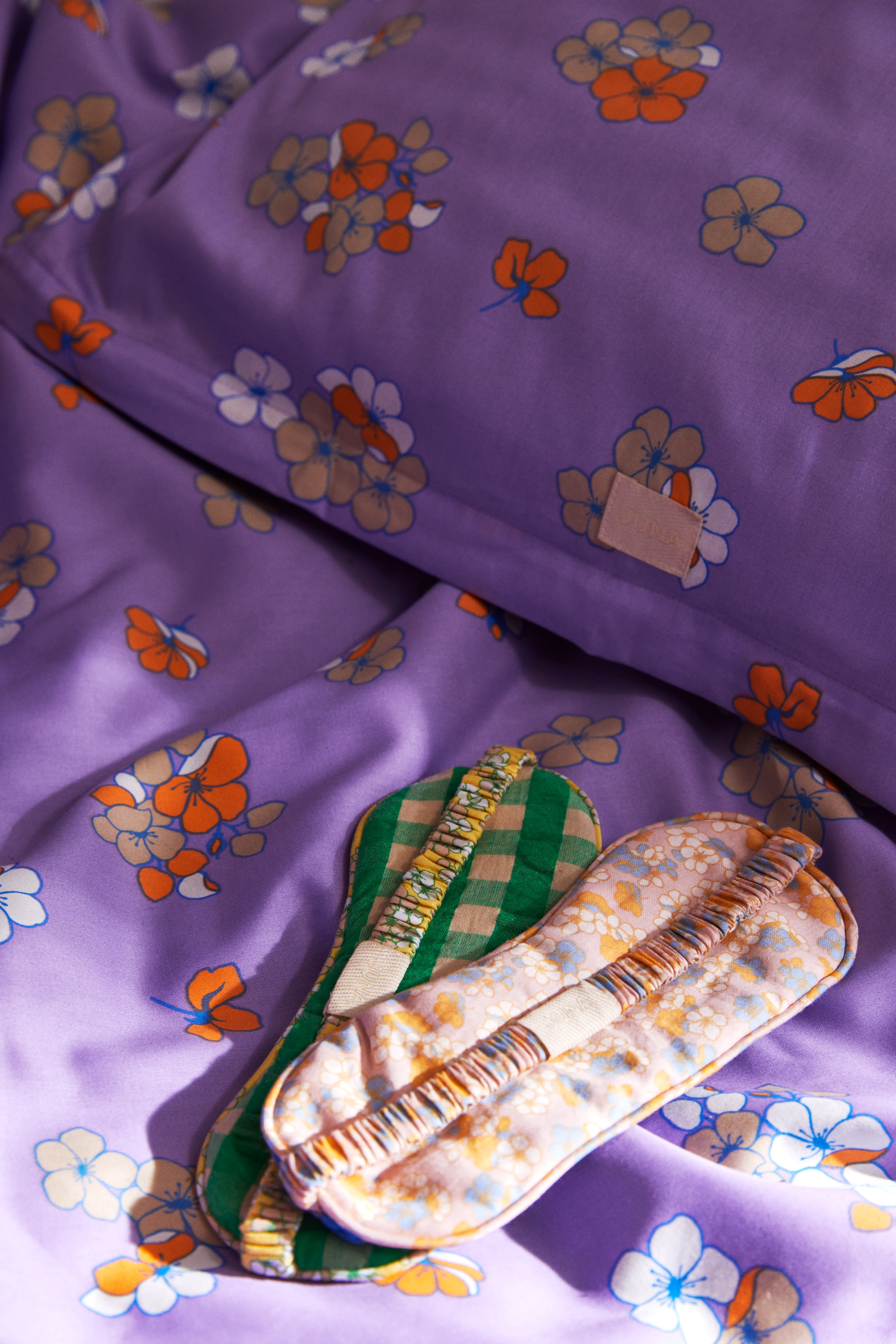 Dodo Sleeping mask from JUNA in Green/Sand color, made of Cotton