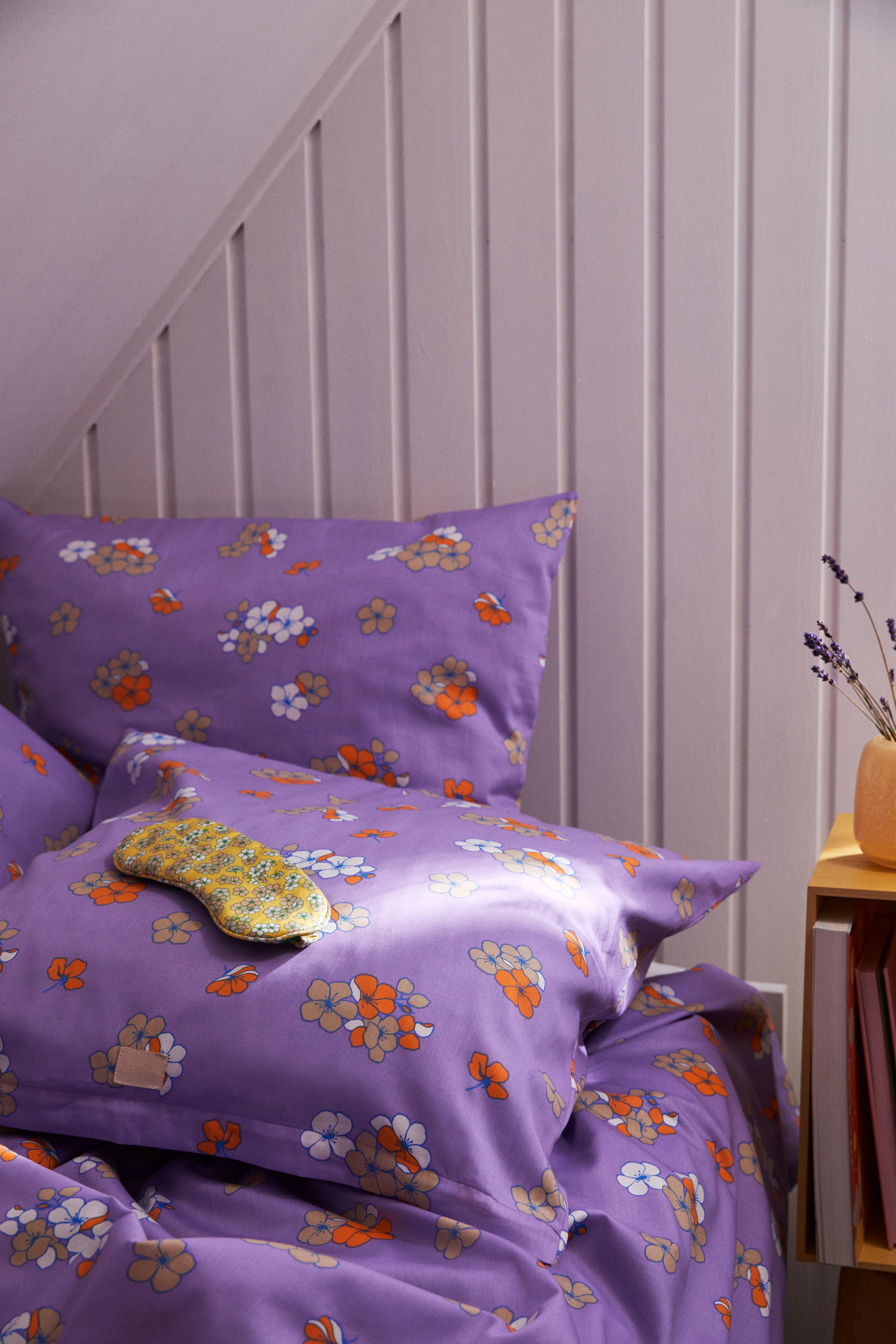 Dodo Sovemaske fra JUNA i farven Grøn/Sand, lavet af Bomuld