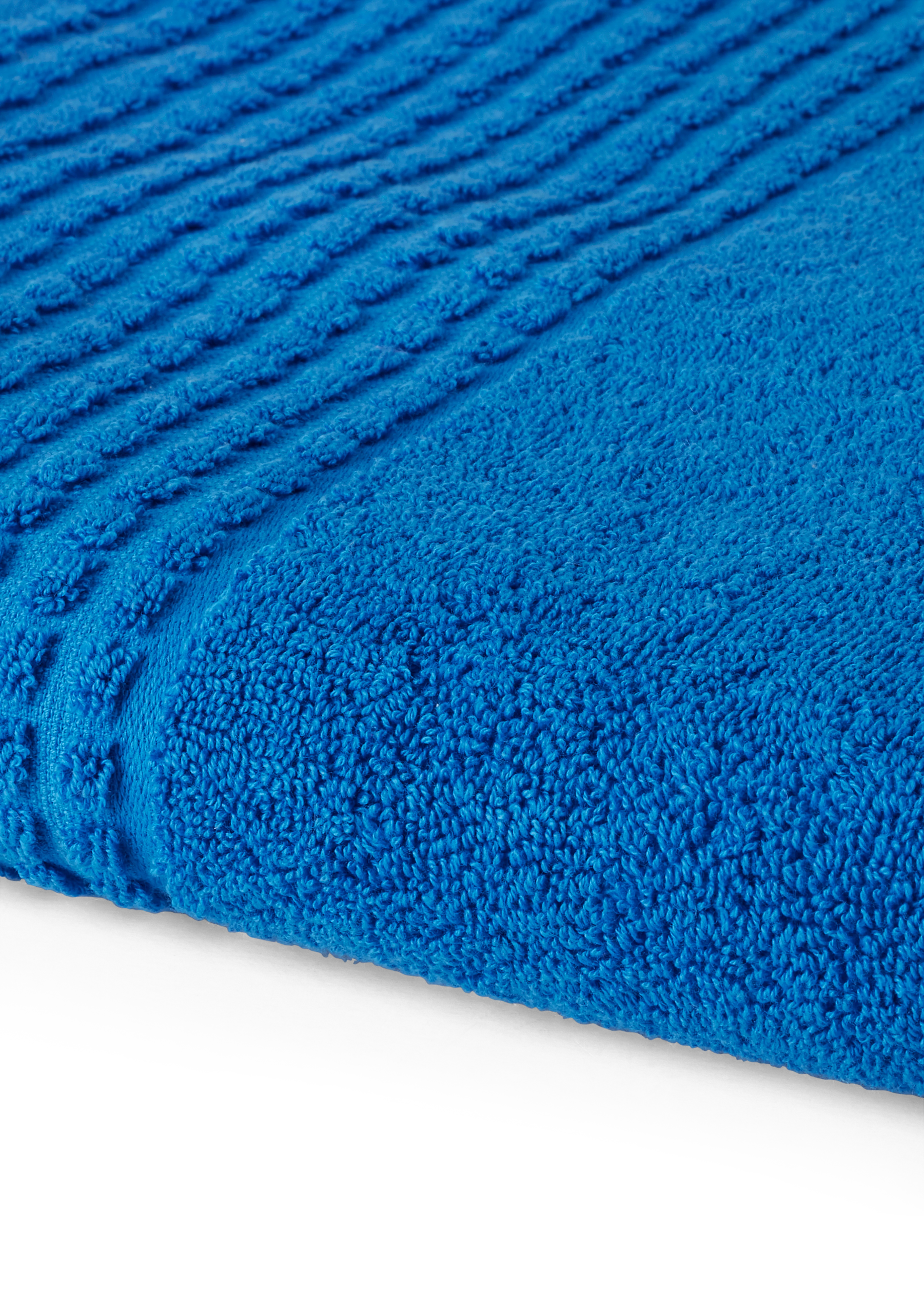 Handtuch 70x140 cm von JUNA in der Farbe Blau, hergestellt aus Baumwolle