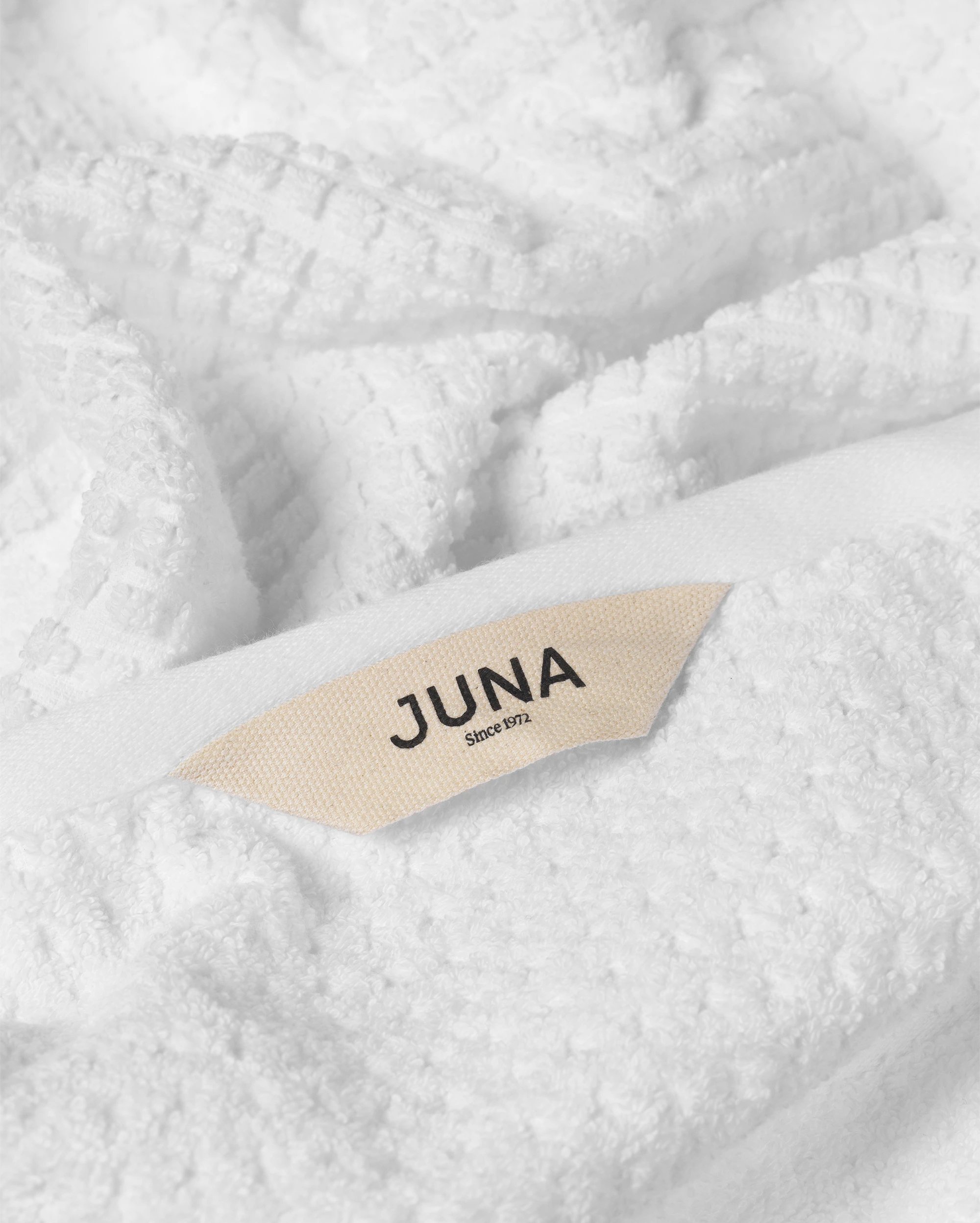 Towel 50x100 cm from JUNA in White color, made of Cotton