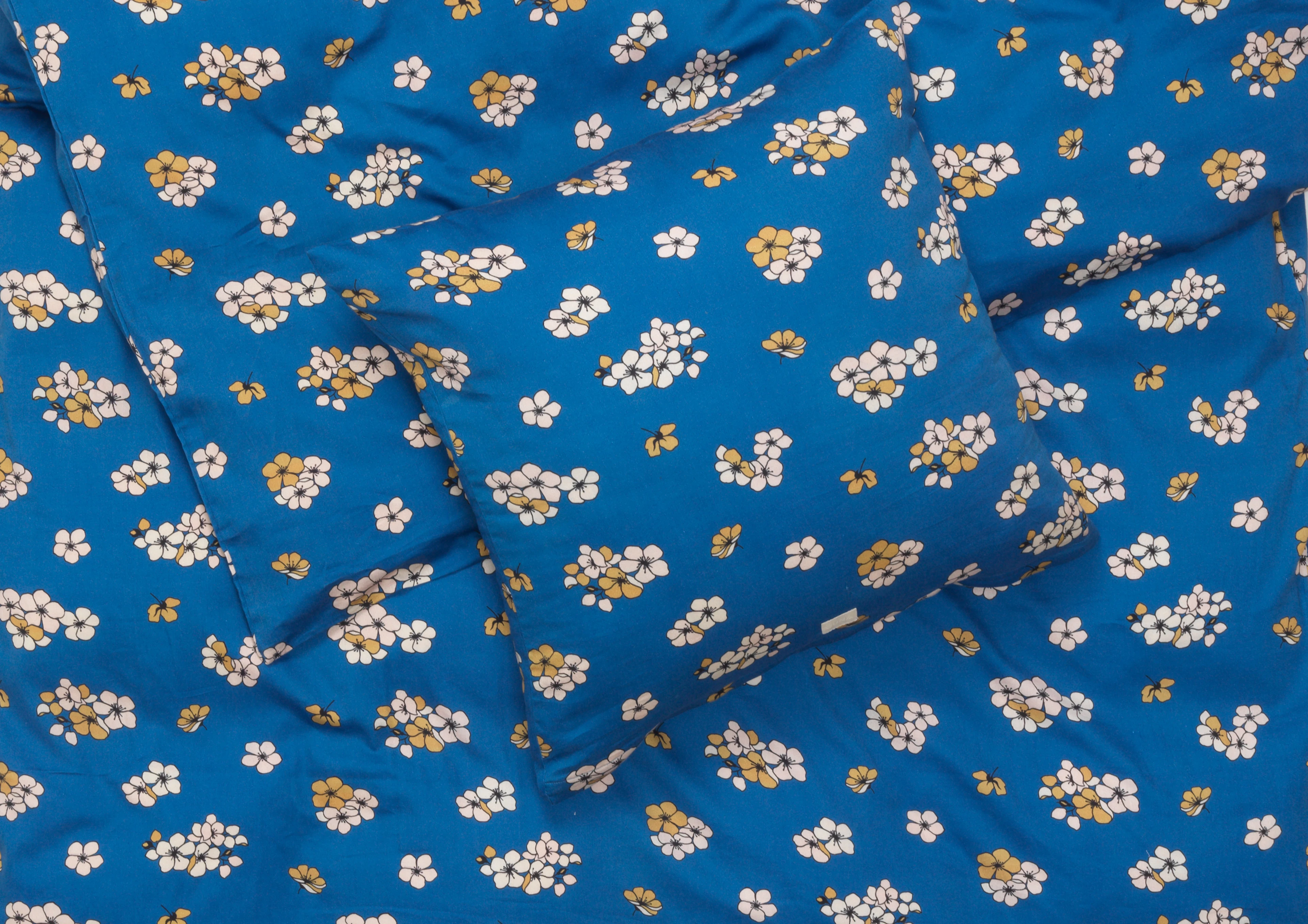 Bettwäsche 200x220 cm von JUNA in der Farbe Blau, hergestellt aus Bauwolle Satin