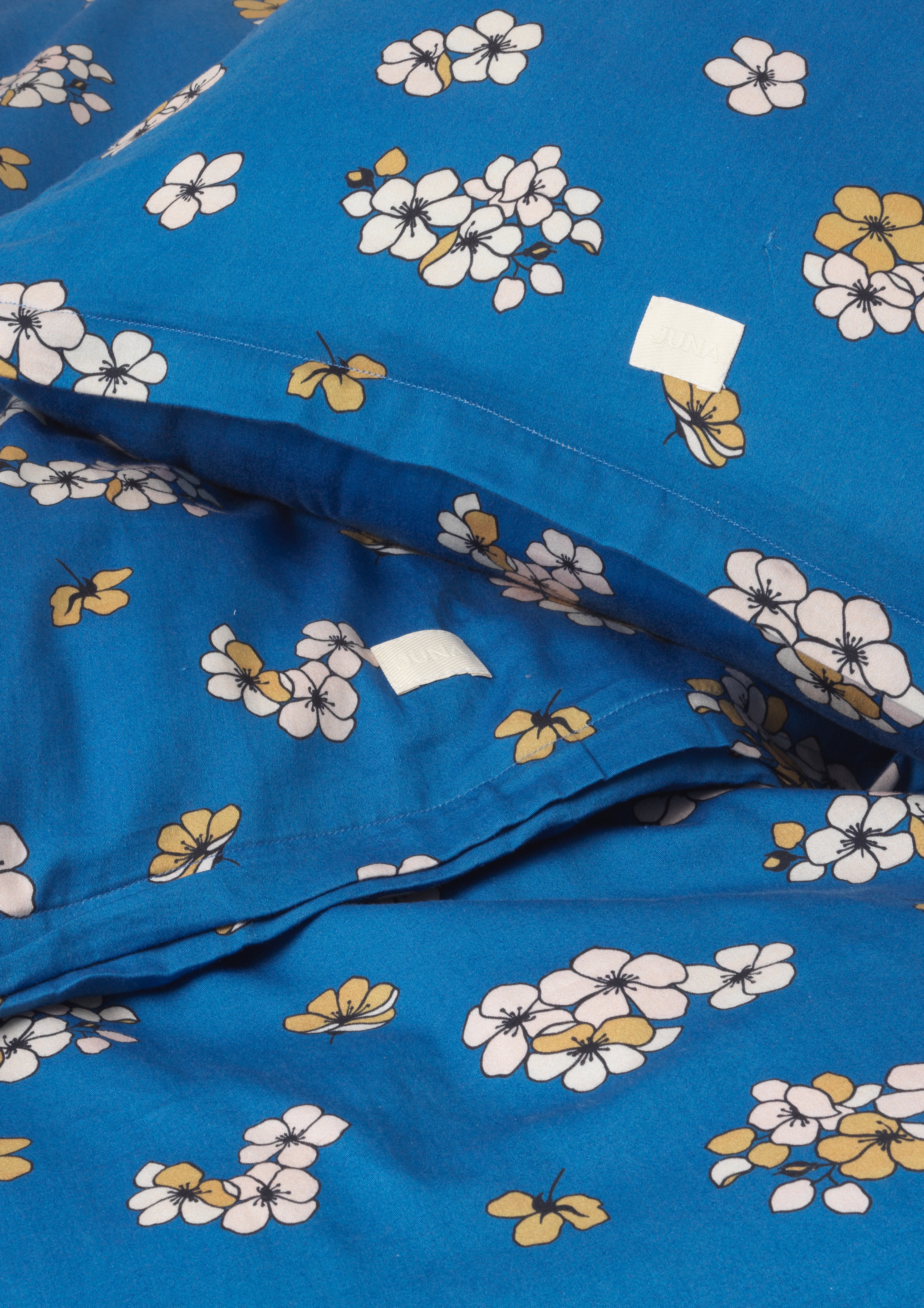 Bed linen 200x220 cm from JUNA in Blue color, made of Cotton sateen