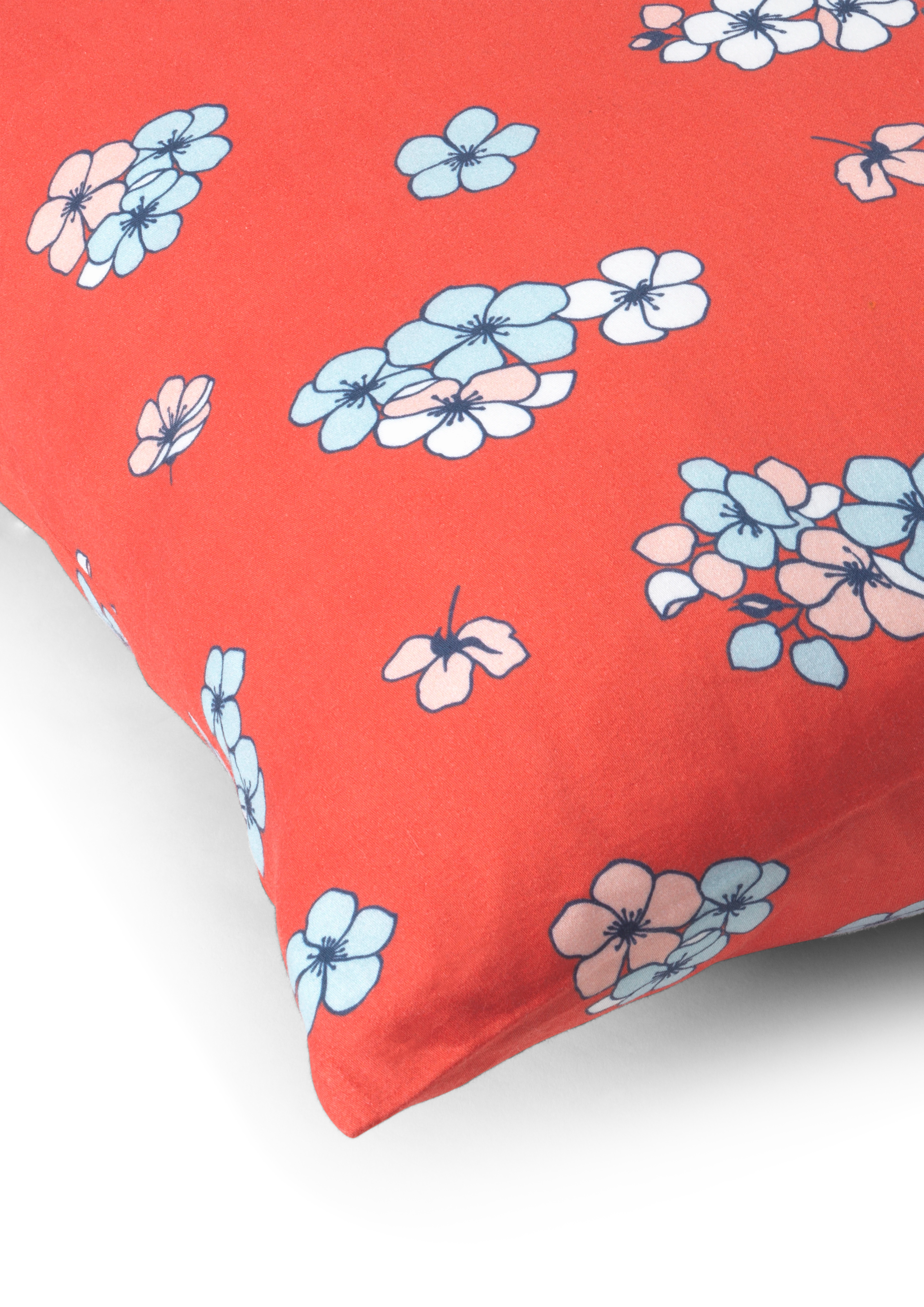 Putetrekk 63x60 cm fra JUNA i fargen Chili, laget av Bomullsateng