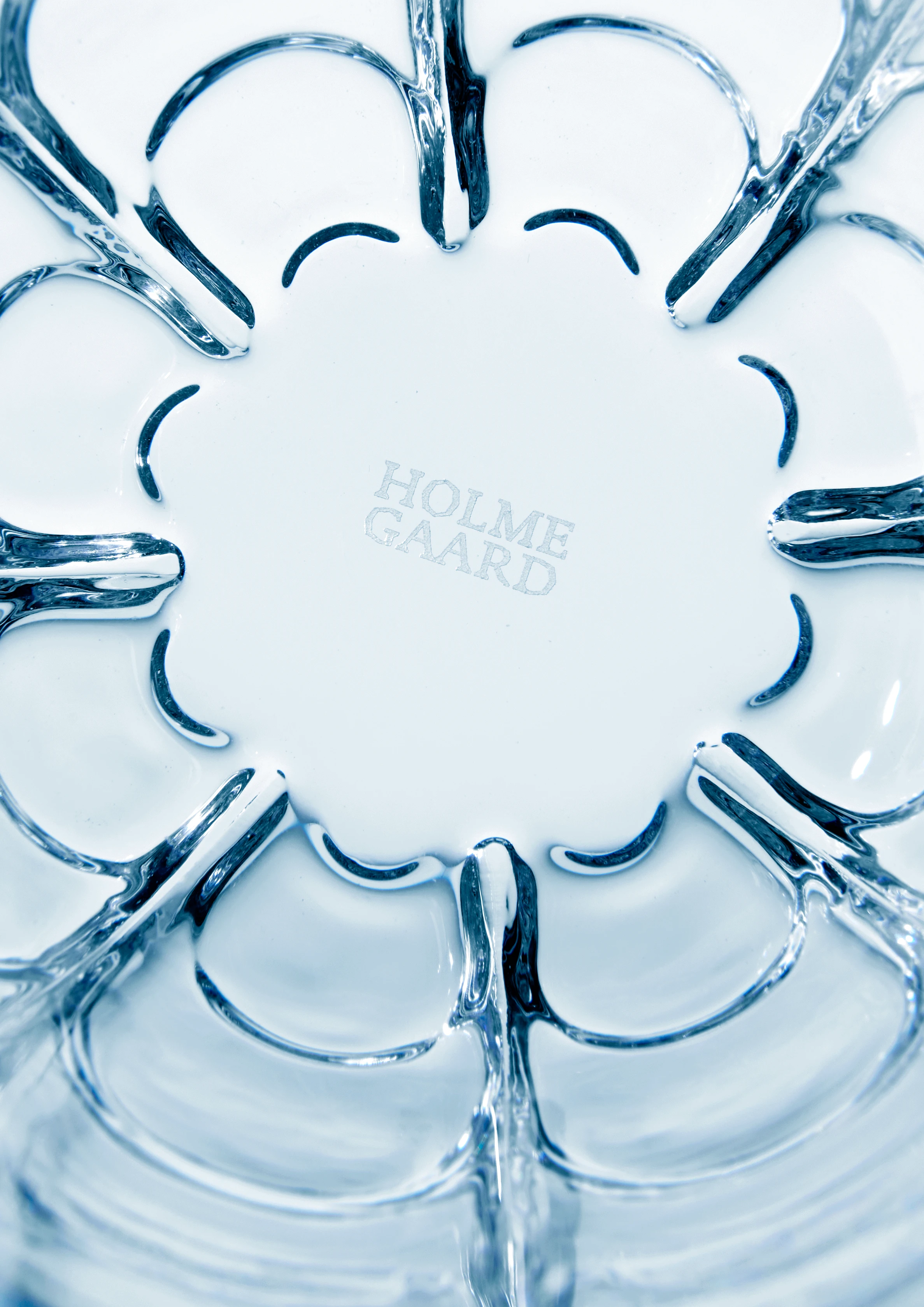 Vannglass 32 cl 2 stk. fra Holmegaard i fargen Blue Iris, laget av Glass