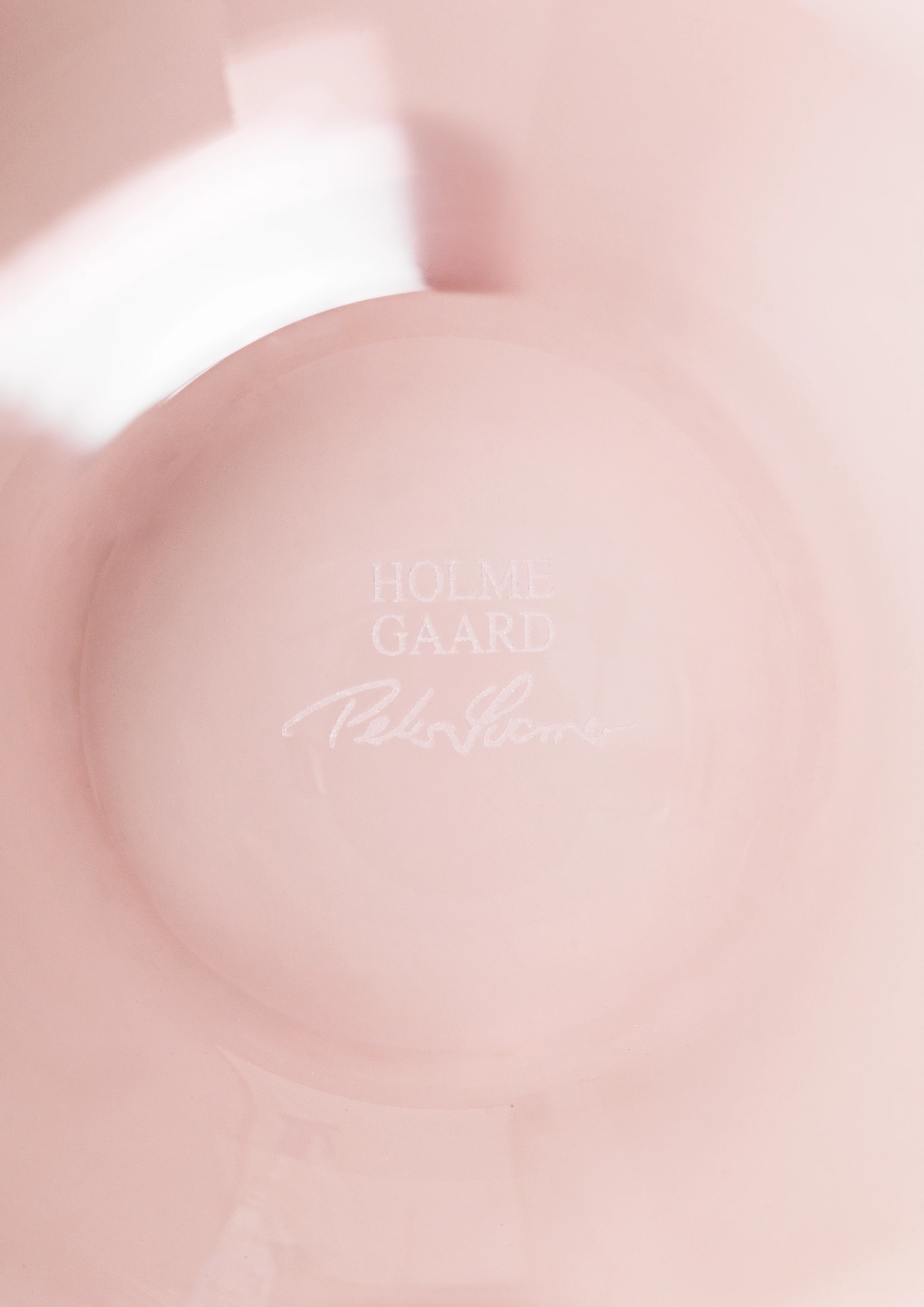 Skål Ø15.5 cm från Holmegaard i färgen Rosa, tillverkad av Glas