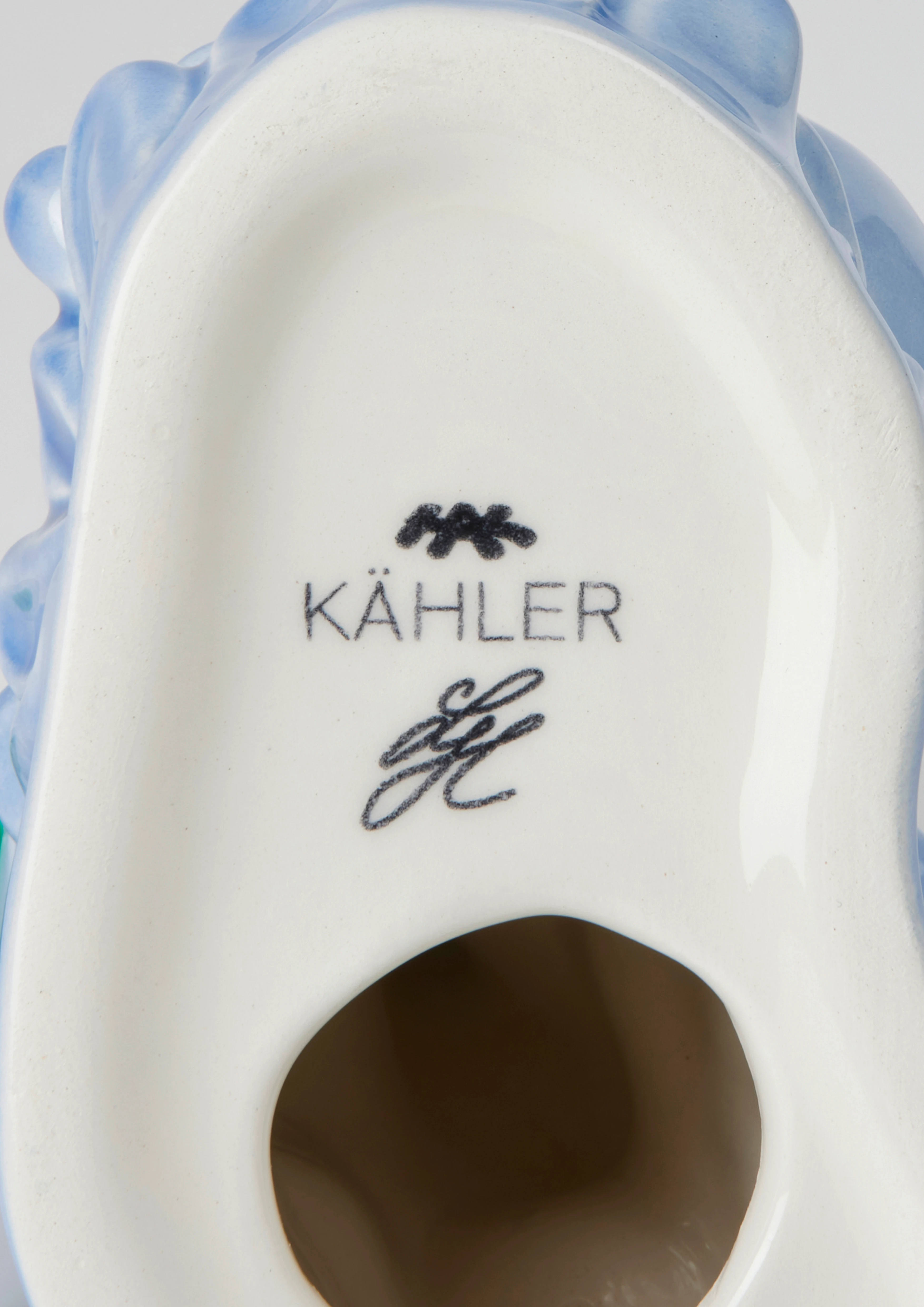 The Quietness from Kähler  in Blue color, made of Ceramics