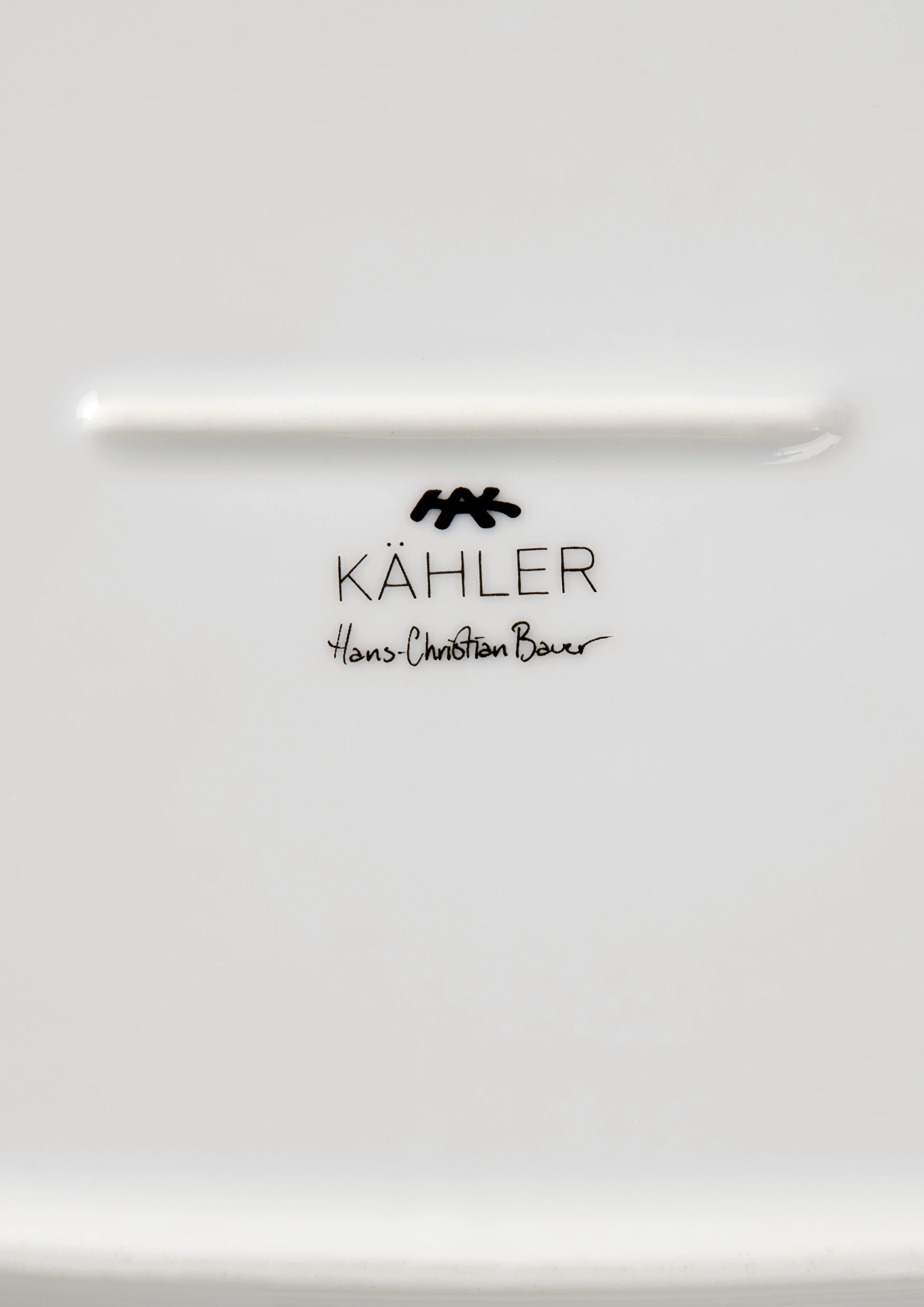 Oval serveringsfat 40x22.5 cm fra Kähler i fargen Hvit, laget av Keramikk