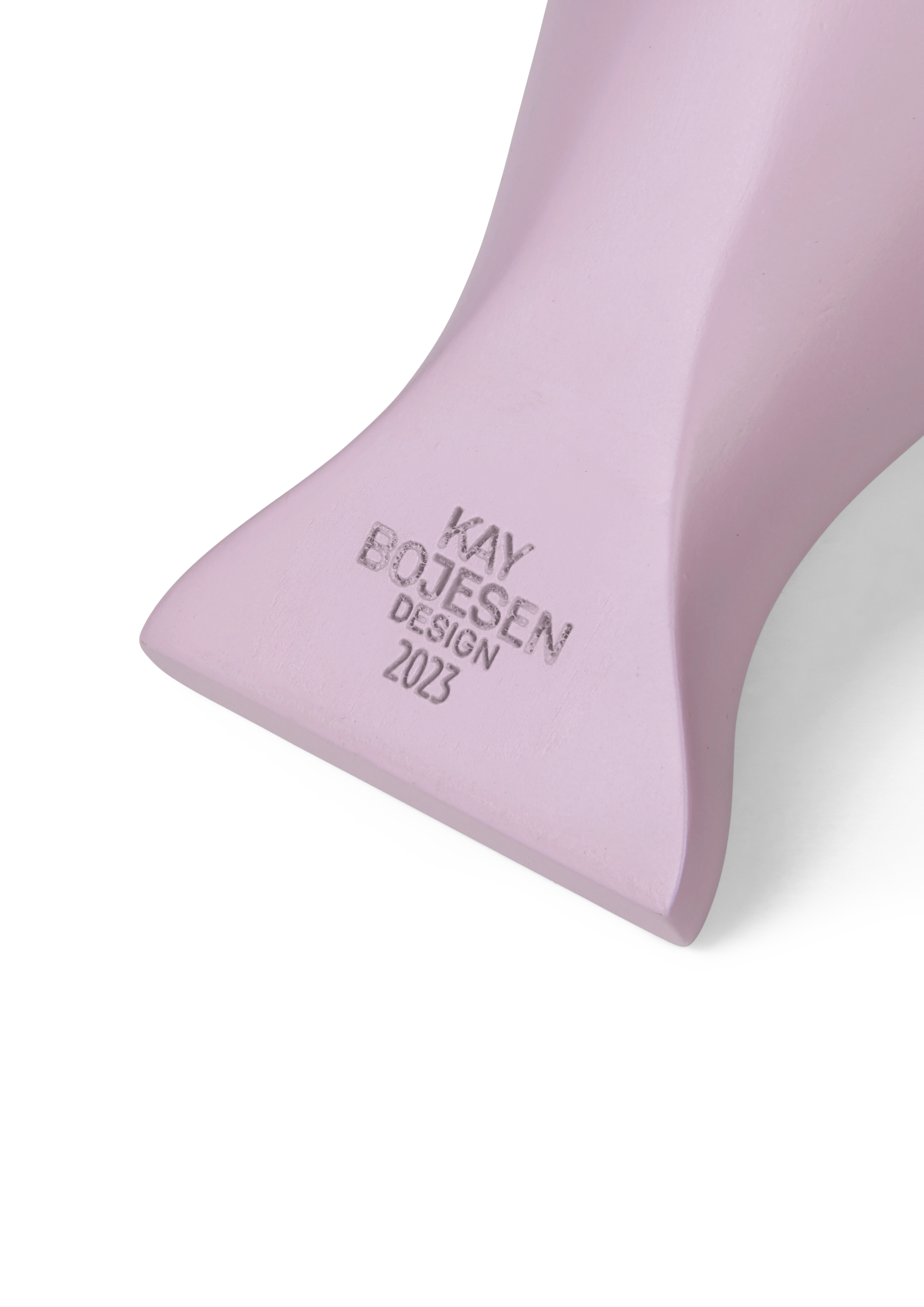 Jackie Year Bird 2023 H12.5 cm from Kay Bojesen in Lavender color, made of Wood