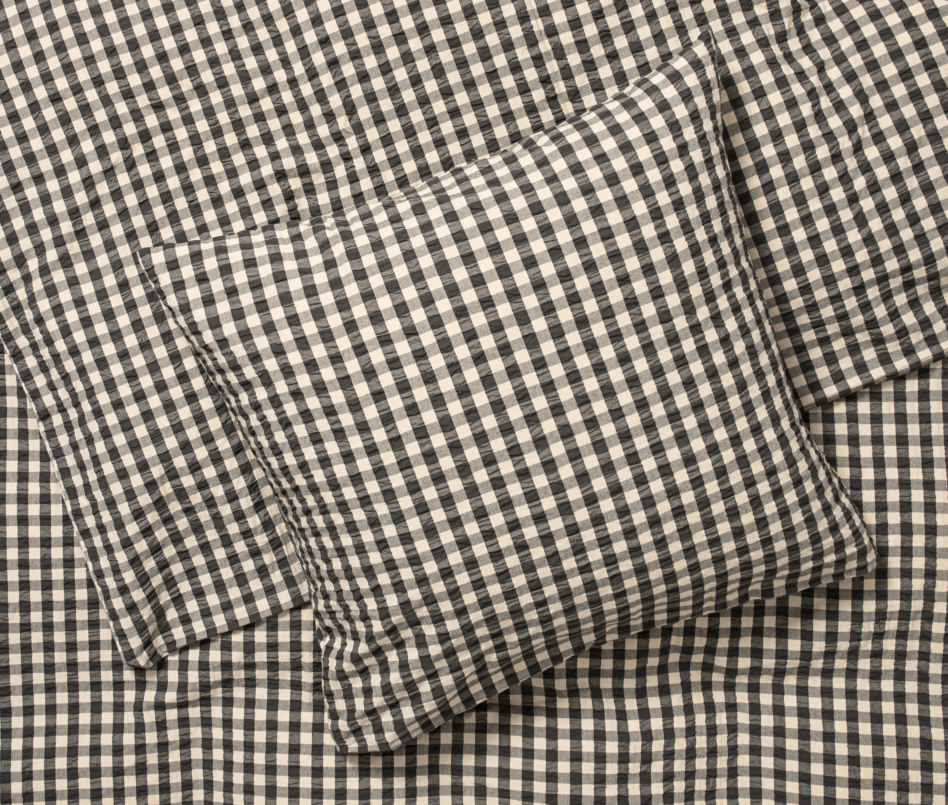 Bed linen 200x220 cm from JUNA in Black/Sand color, made of Cotton