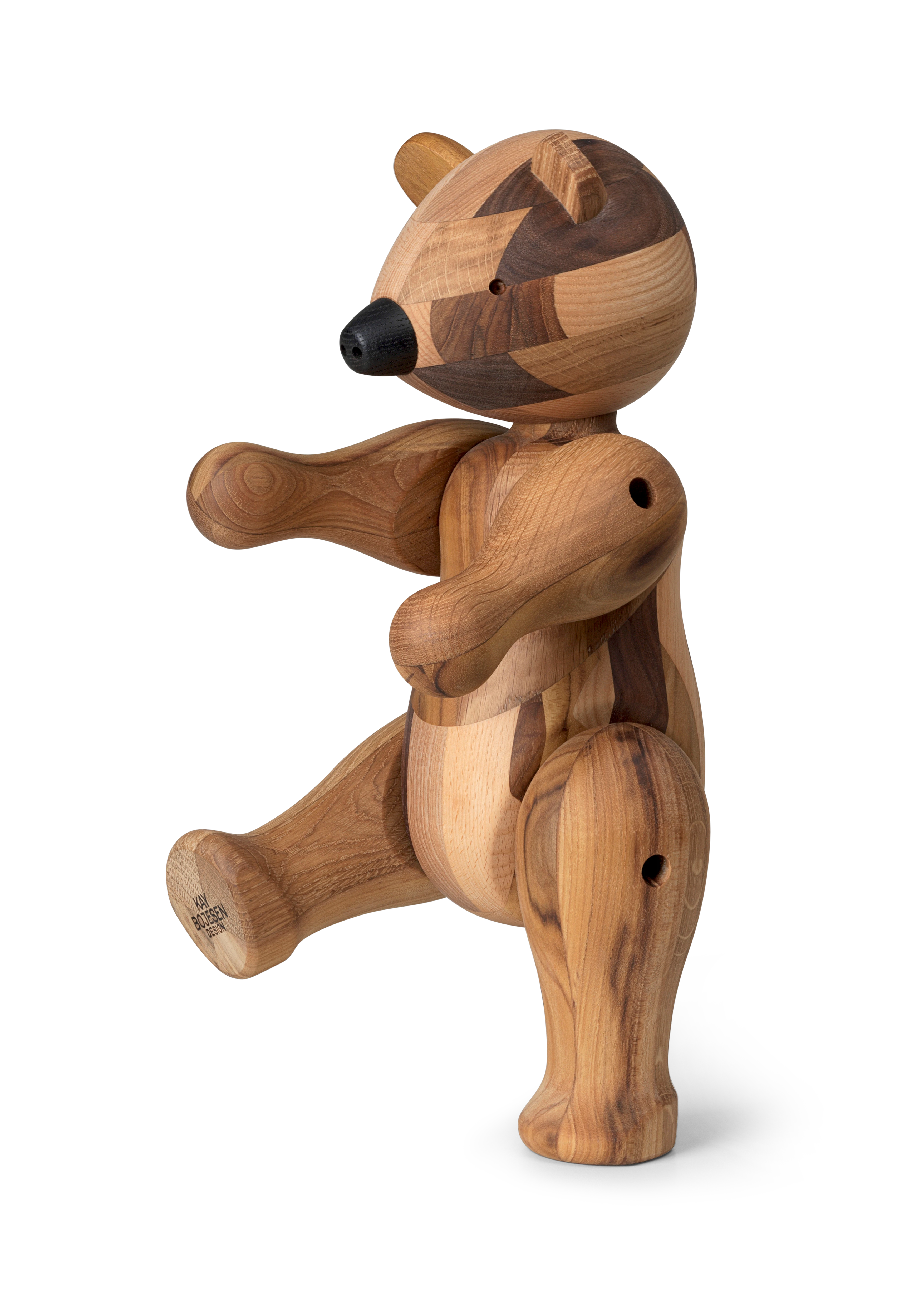 Reworked anniversary Bjørn stor fra Kay Bojesen i fargen Mixed wood, laget av Tre