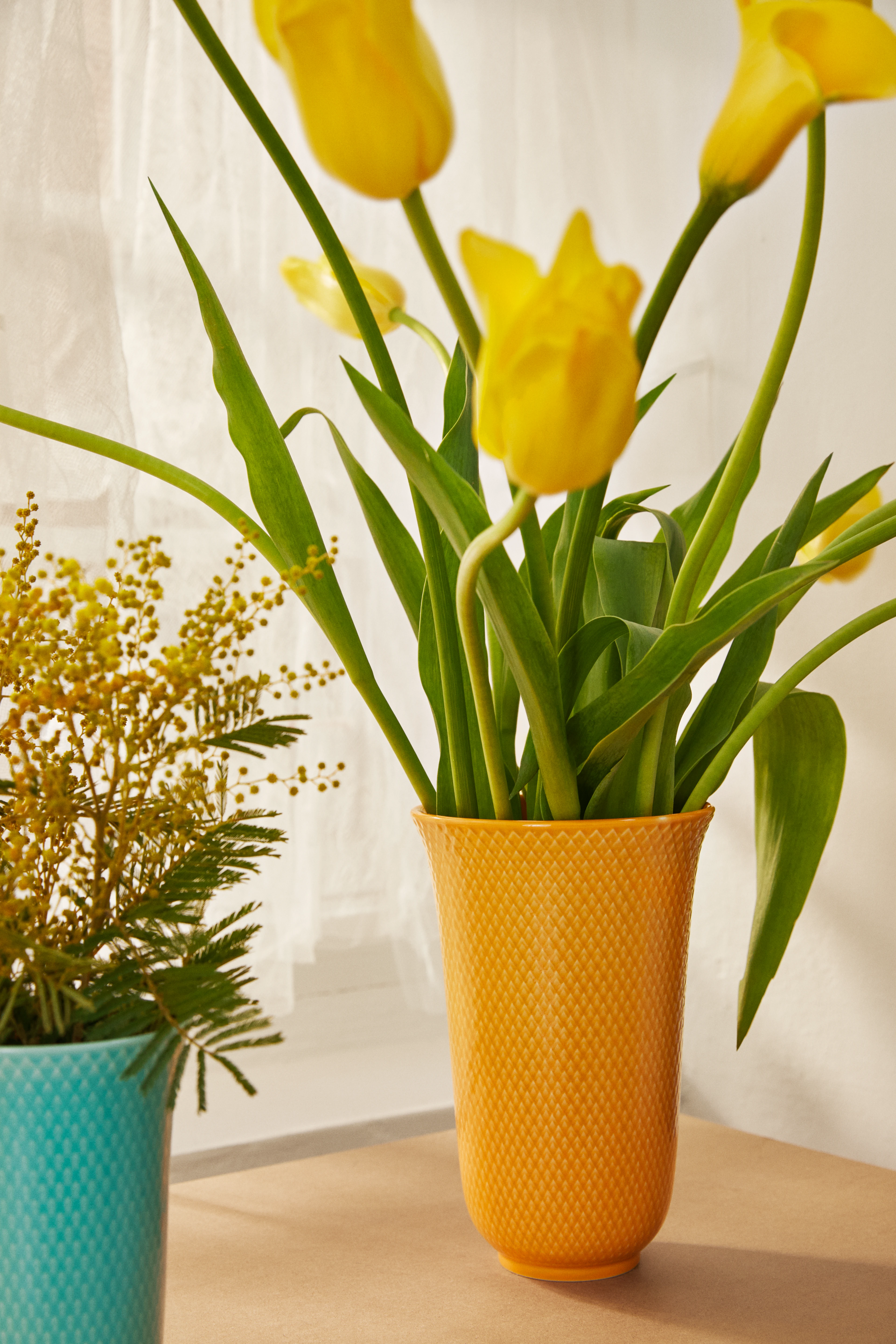 Vase H20 cm von Lyngby Porcelæn in der Farbe Gelb, hergestellt aus Keramik