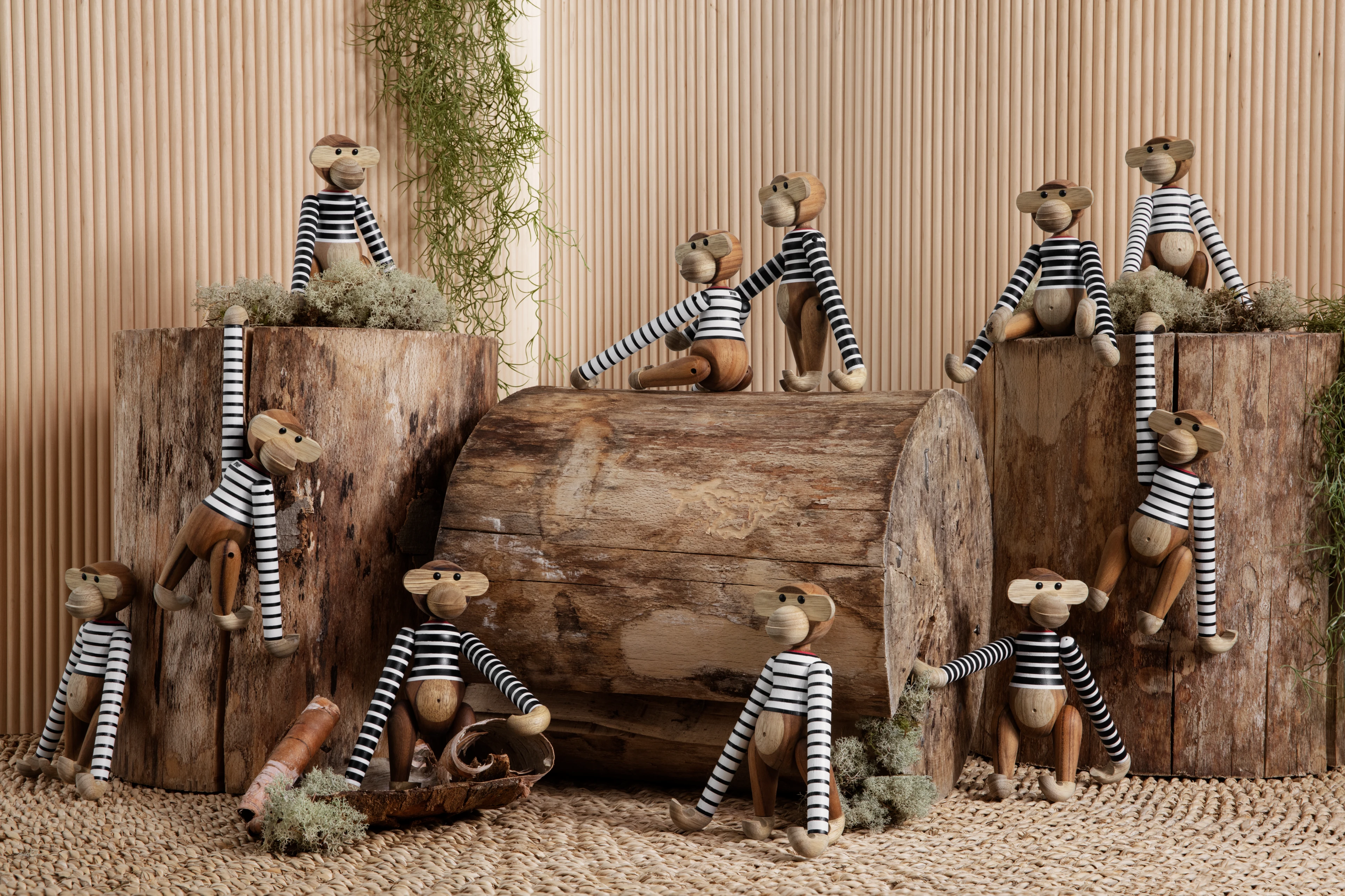 x Nørgaard paa Strøget Monkey small from Kay Bojesen in Black/White color, made of Wood