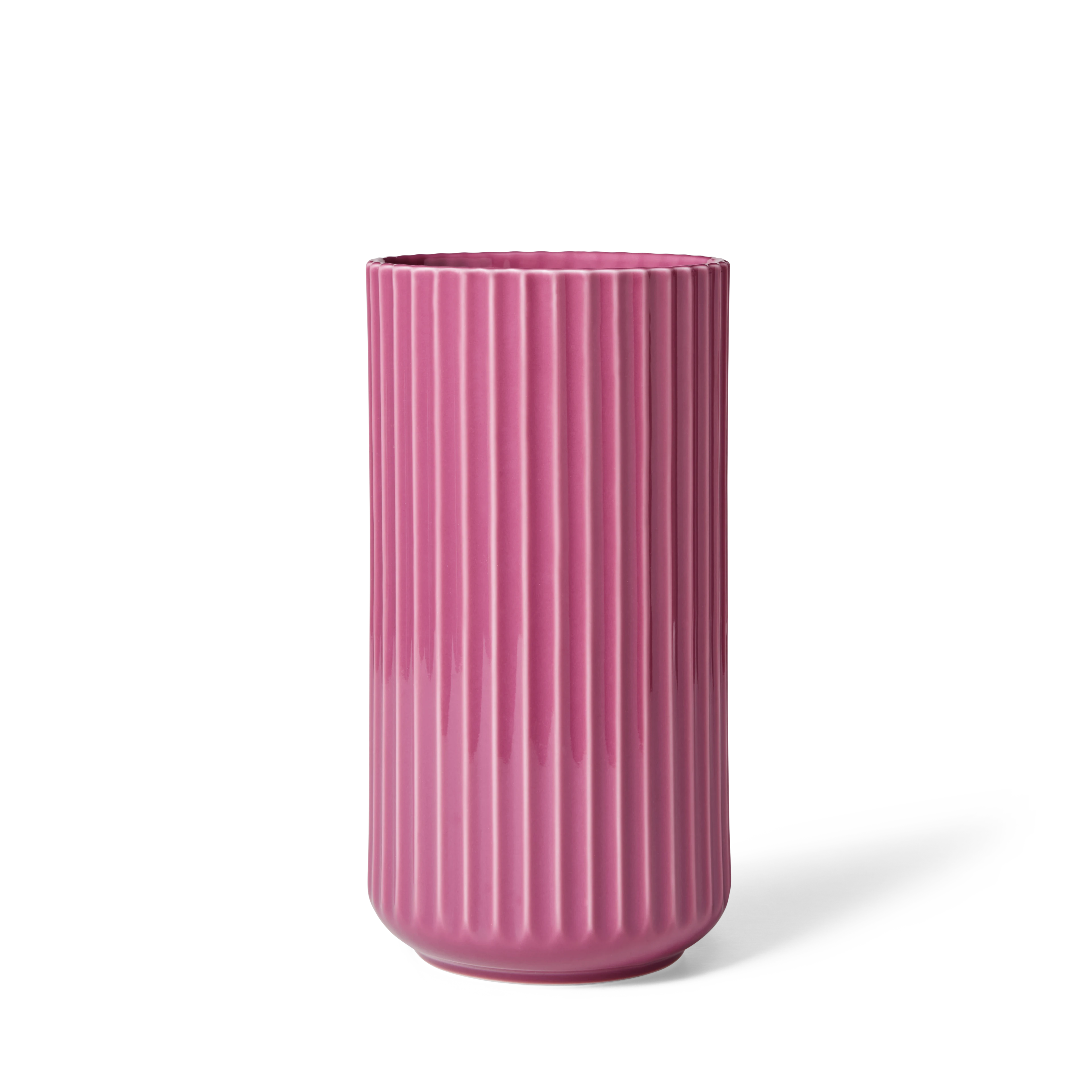 Vase H20.5 cm fra Lyngby Porcelæn i fargen Lilla, laget av Keramikk