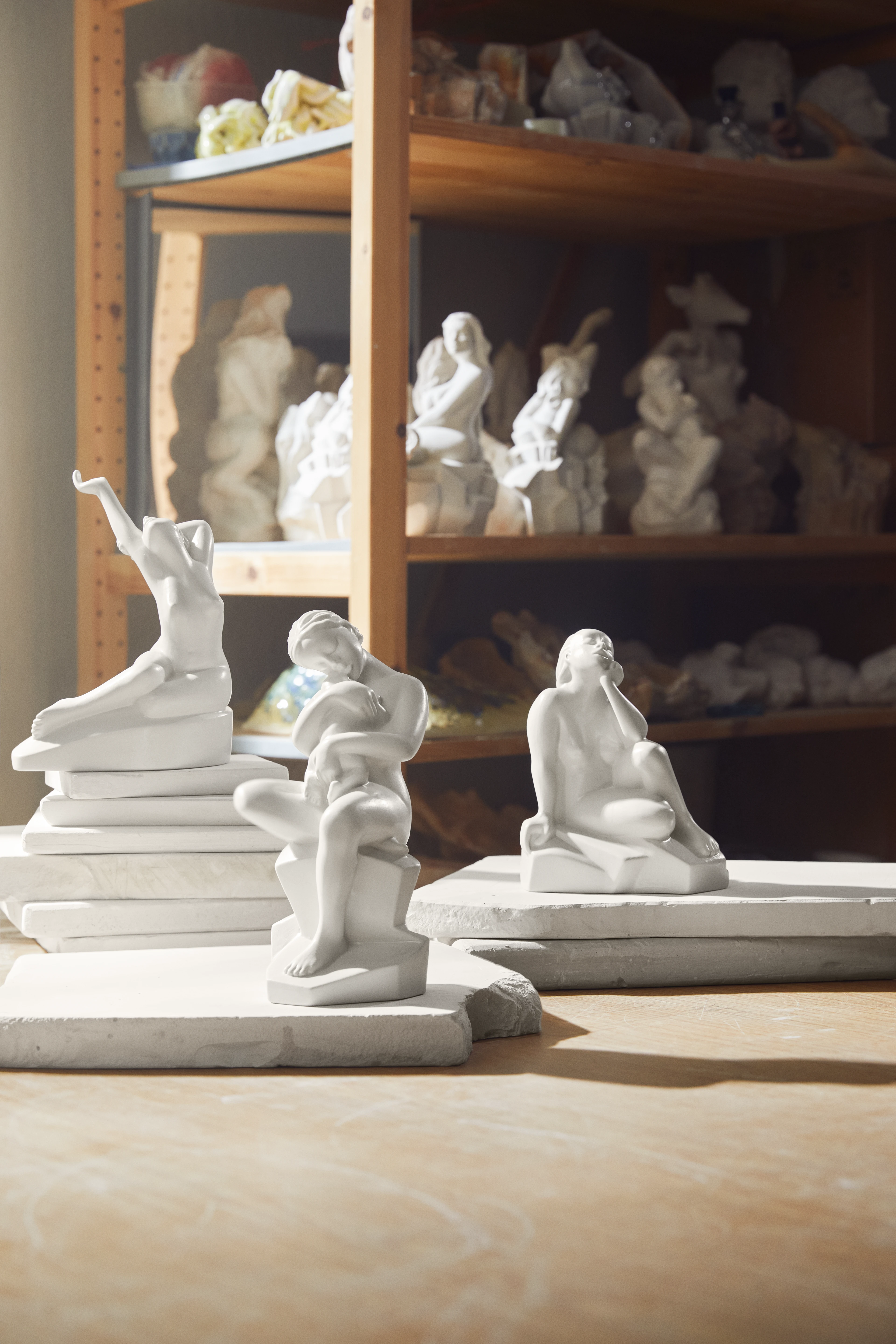 Silent Change H18.5 from Kähler  in White color, made of Ceramics