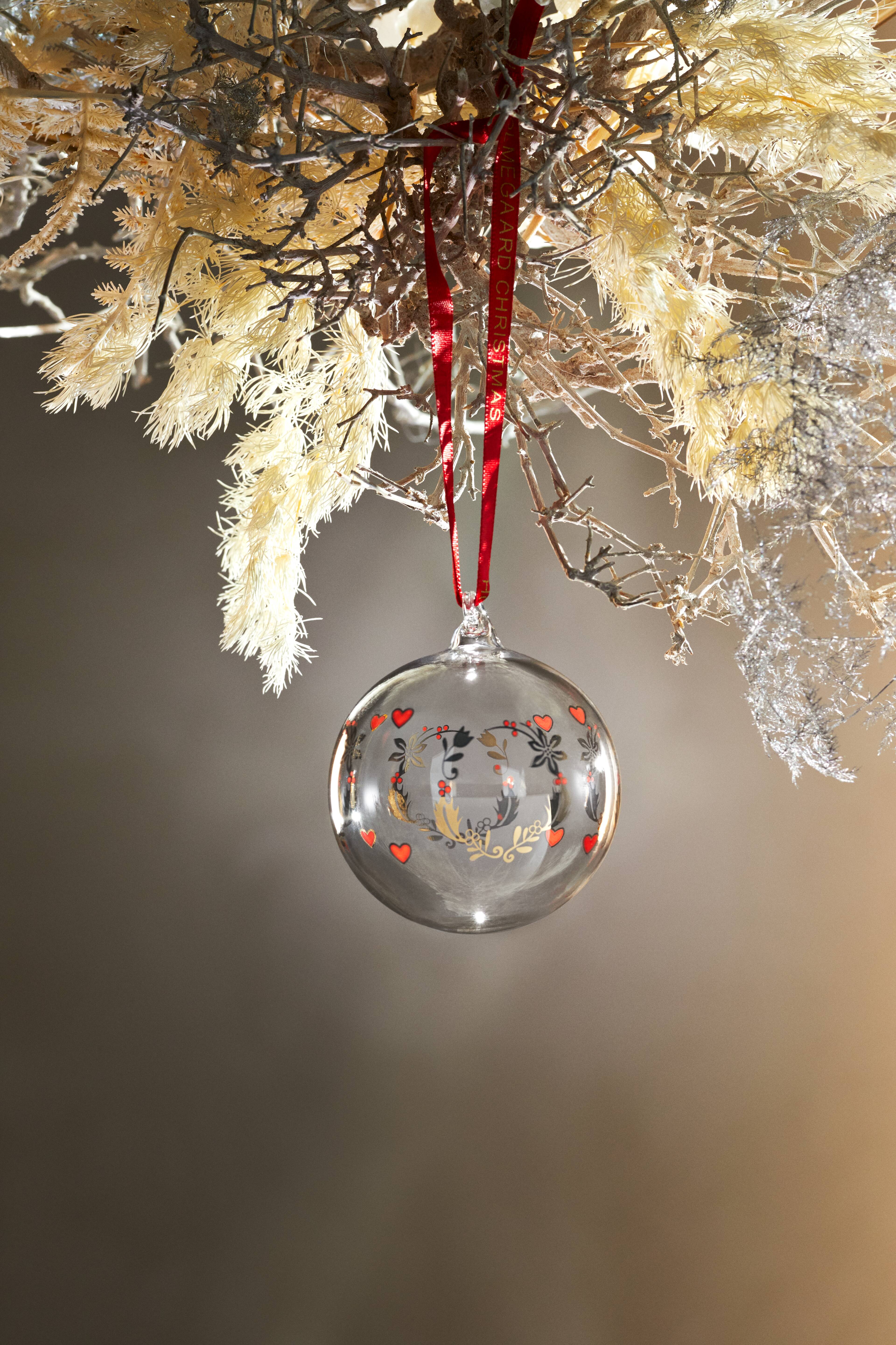 Christmas bauble heart is on the table by Ann-Sofie Romme for Holmegaard