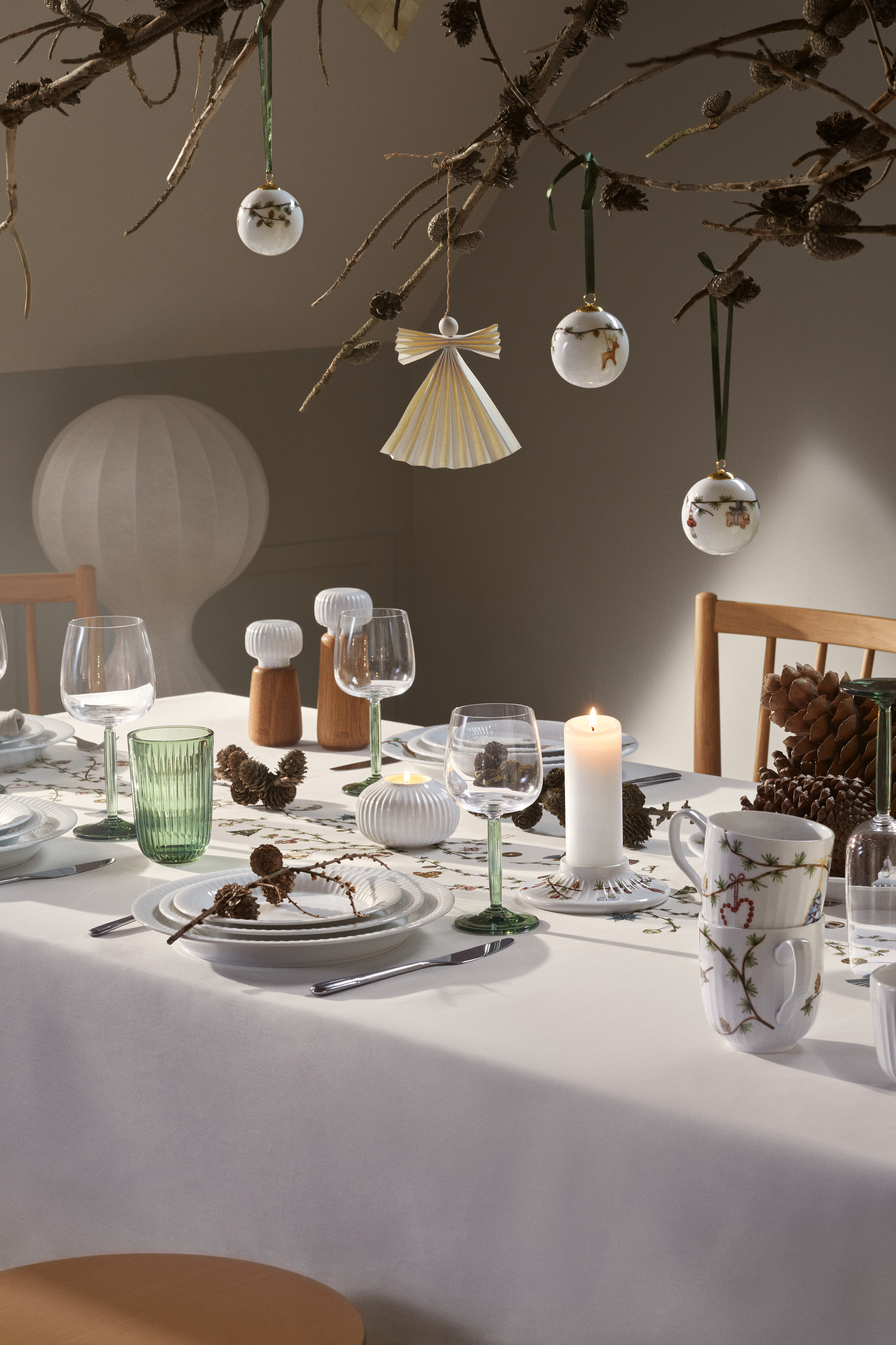 Table setting with Christmas service from Kähler Hammershøi Christmas